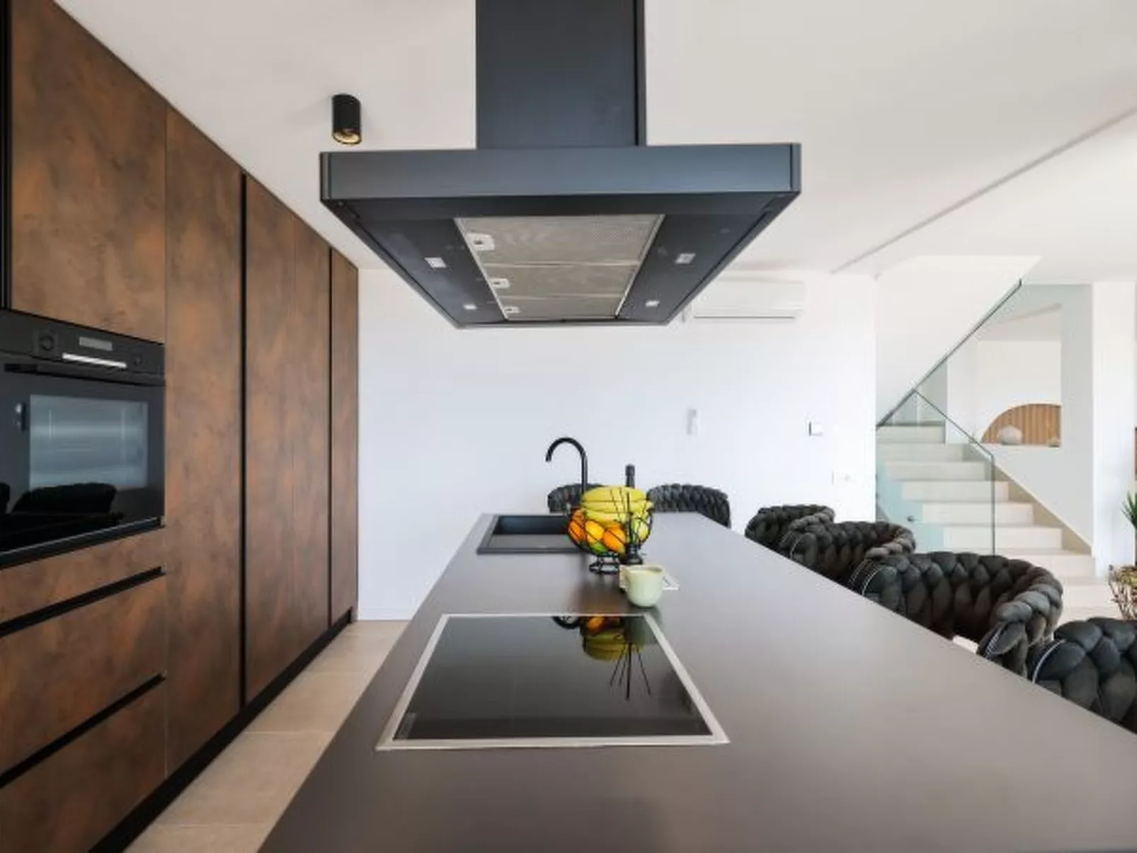 Villa Novue with pool - Image-tags.info