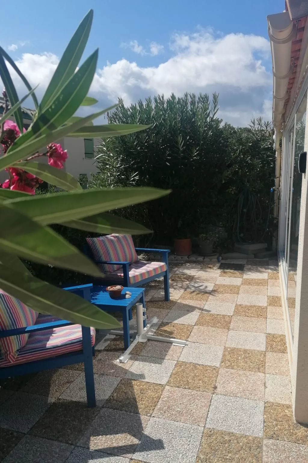 Maison Bleu - Image-tags.info