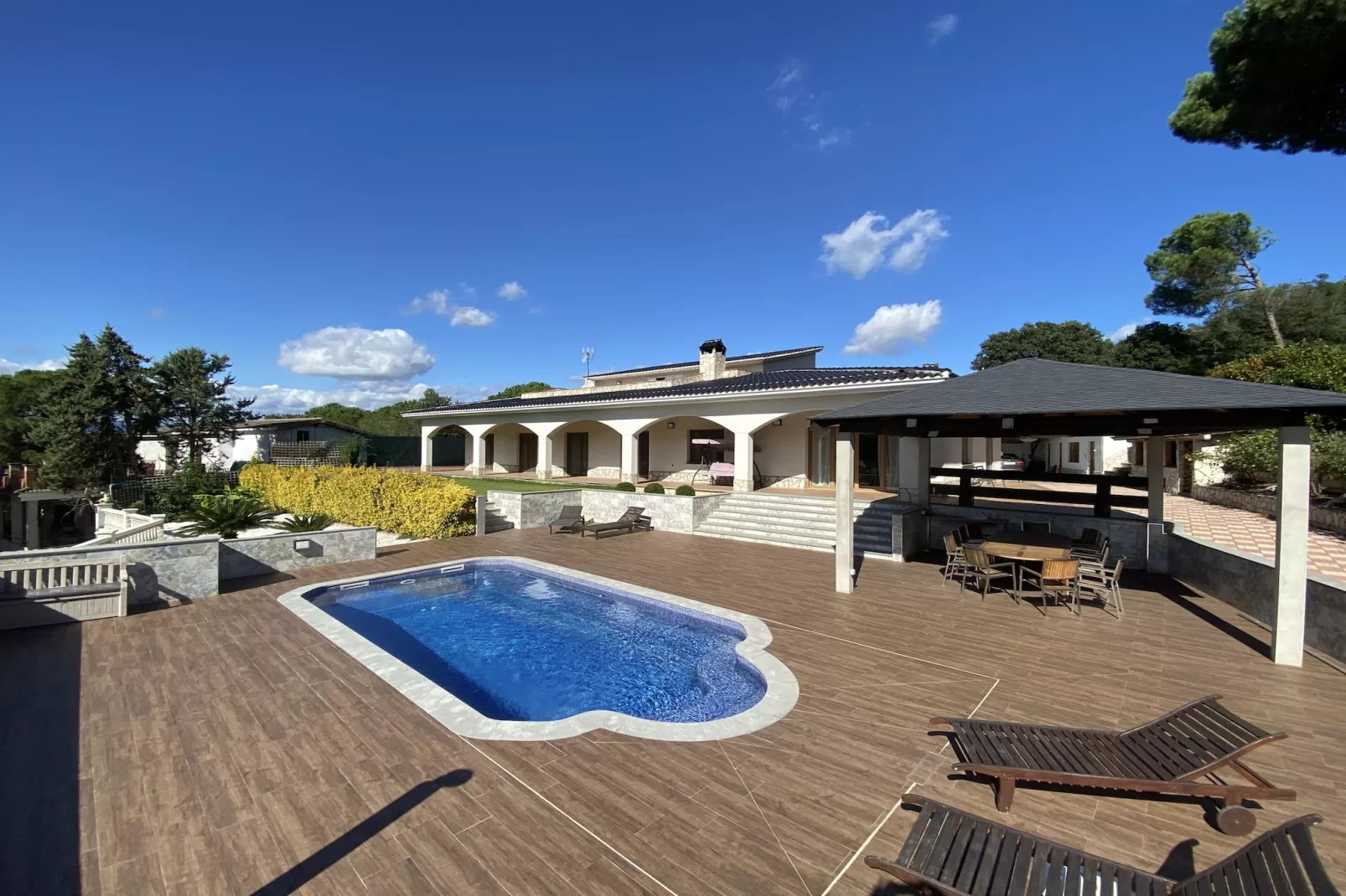 Vivalidays Villa Kiros - Buitenlucht