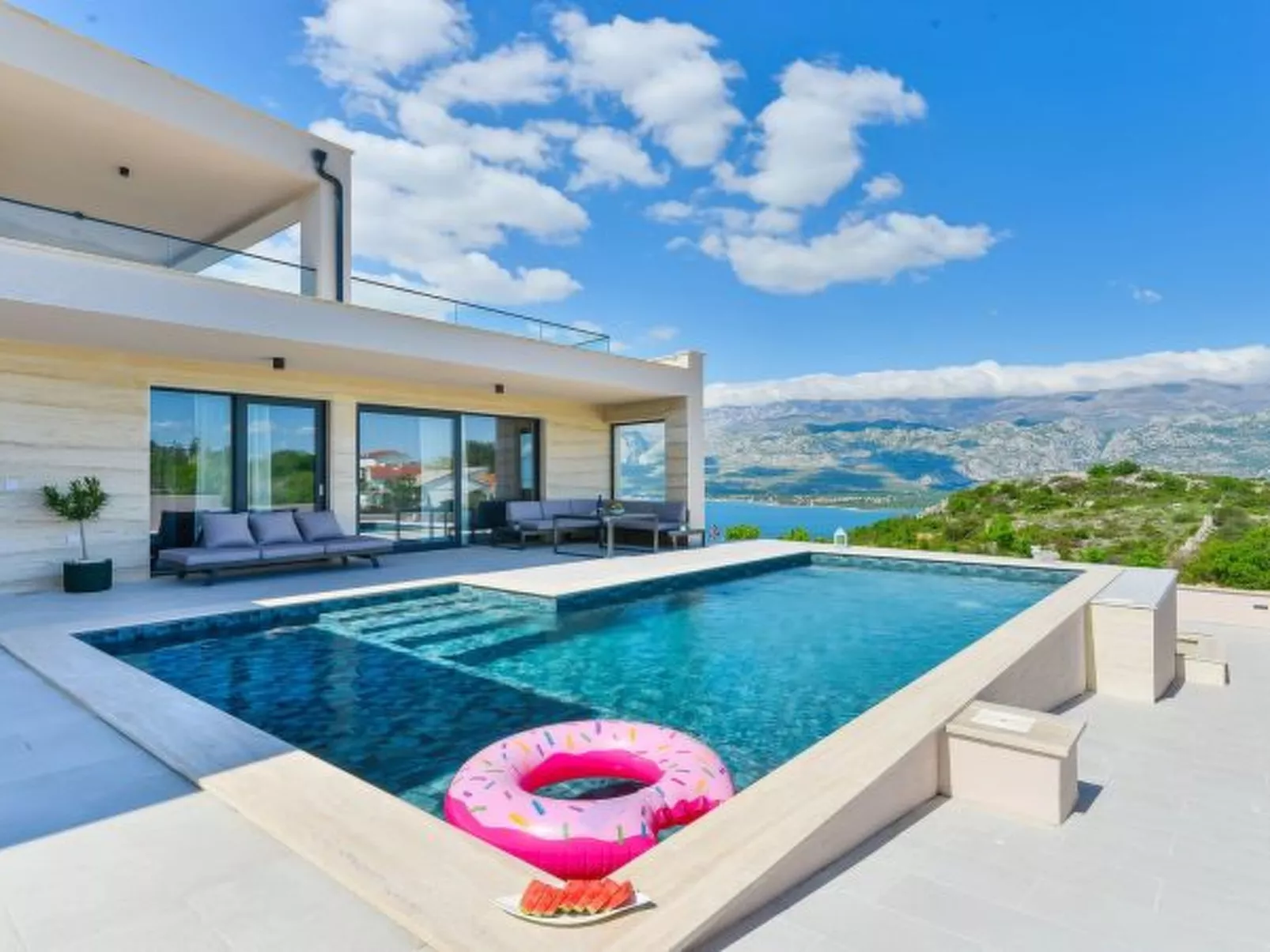 Villa Zariva with pool and panoramic mountain and - Image-tags.info