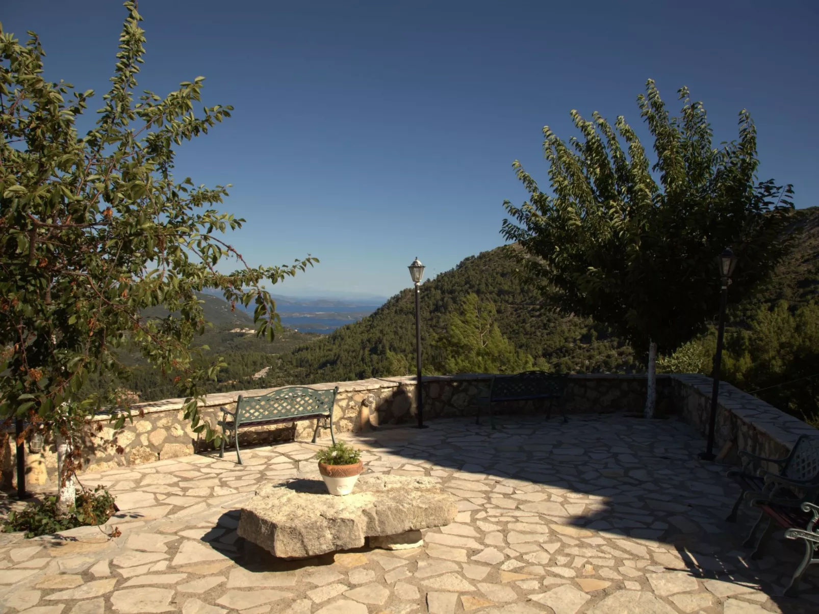 Sommer Dafnopanagia Luxusstudio Ourania - Buiten