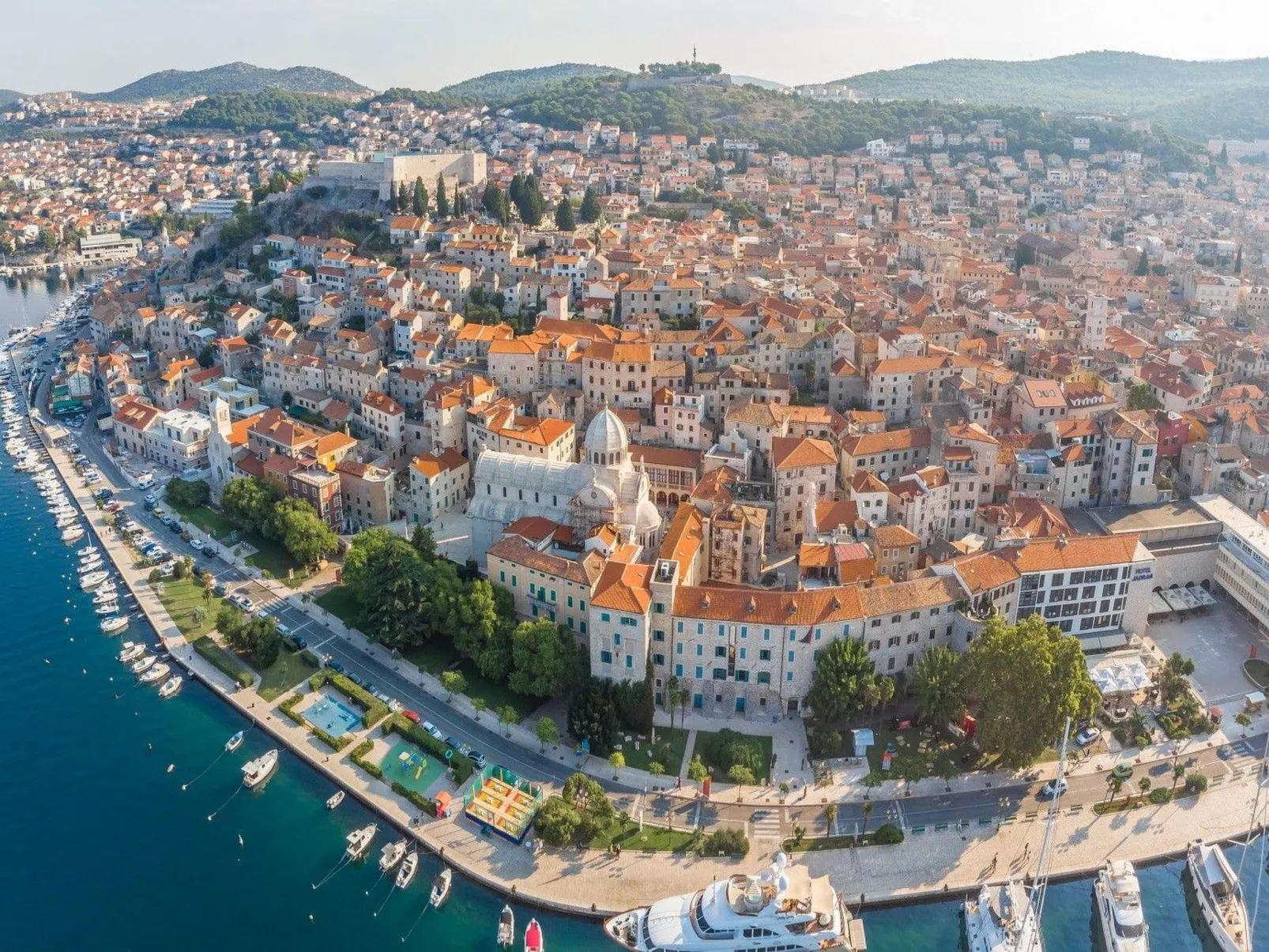 Für 3 Personen und 1 Kind in Sibenik, Dalmatien - Image-tags.info