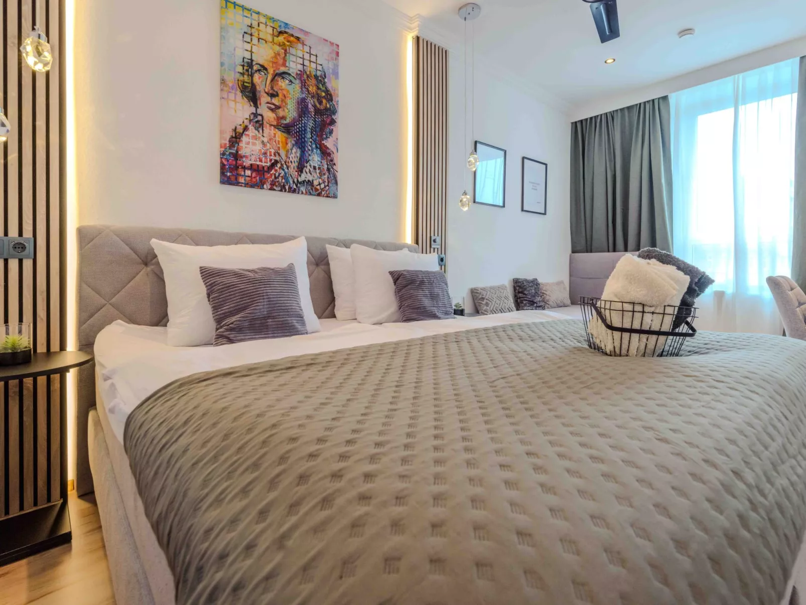 Schiller Apartment im Zentrum von Hof. Küche, Parkplatz, 250MBit Wlan - Binnen