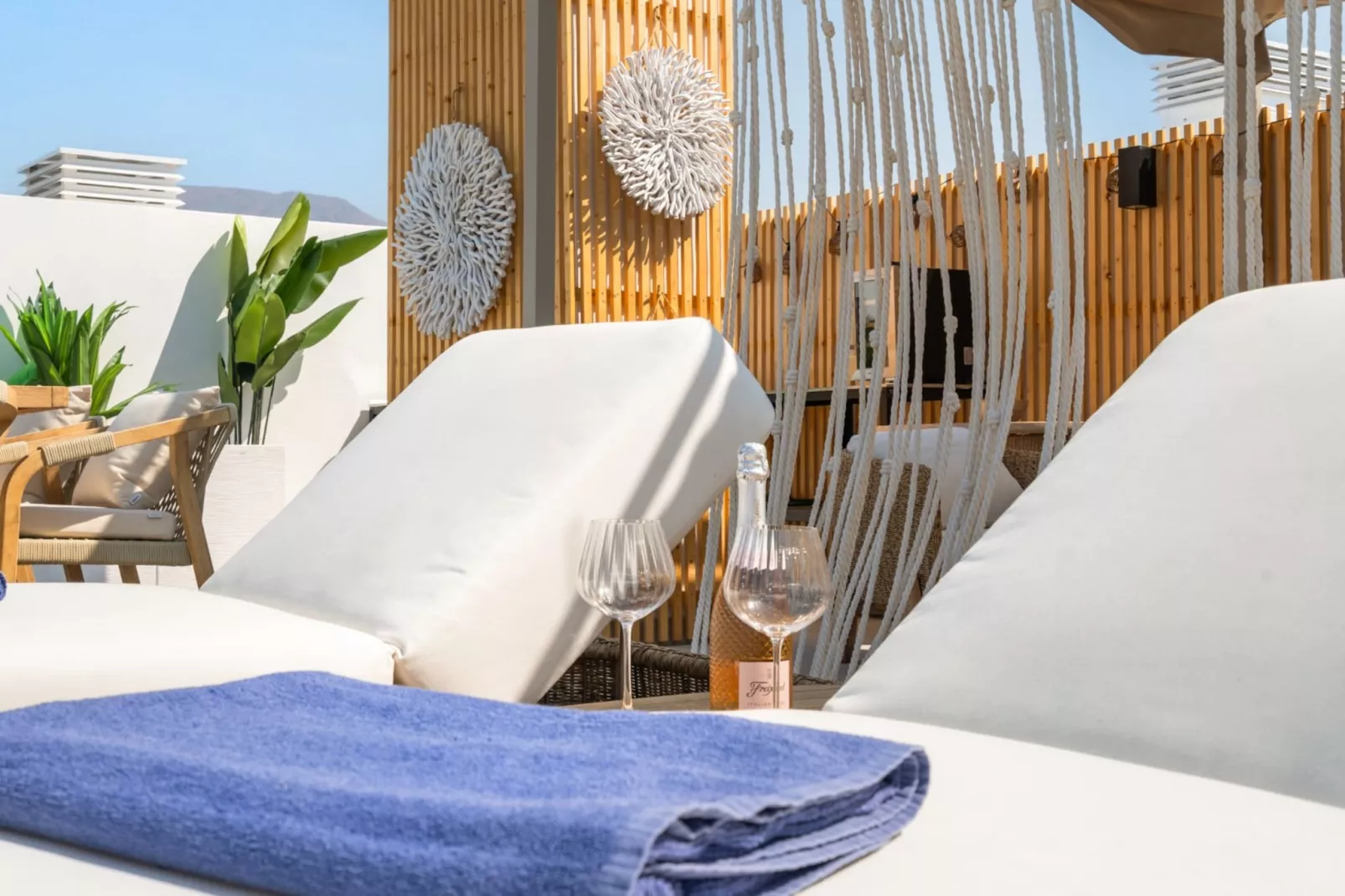 AL4-2025 ESTEPONA - APARTMENT - ALCAZABA LAGOON - Sfeer