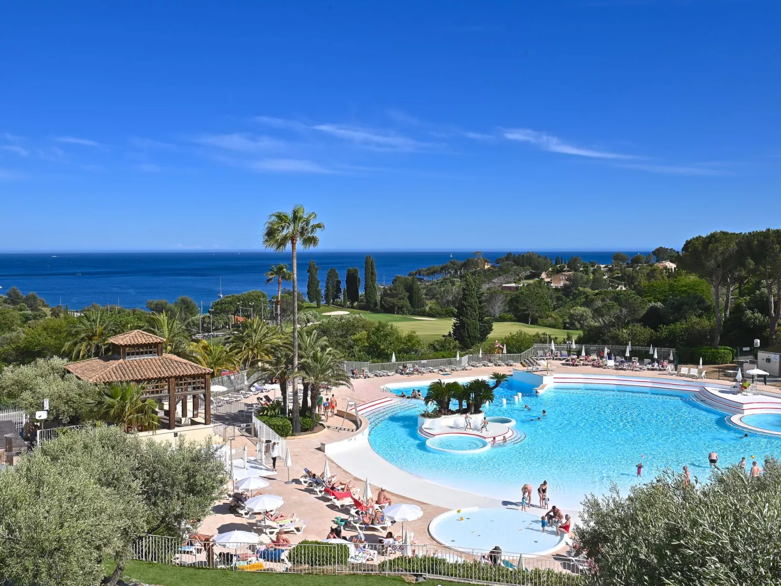 J6 174 L'Esquinade - Buiten