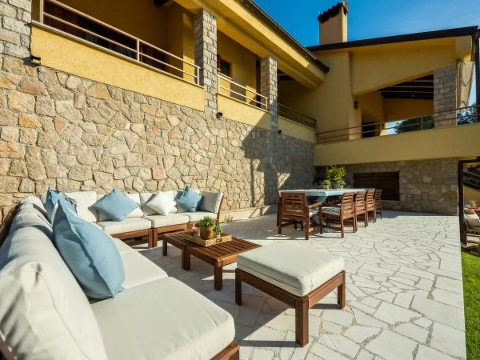 Villa Barotul with pool - Image-tags.info