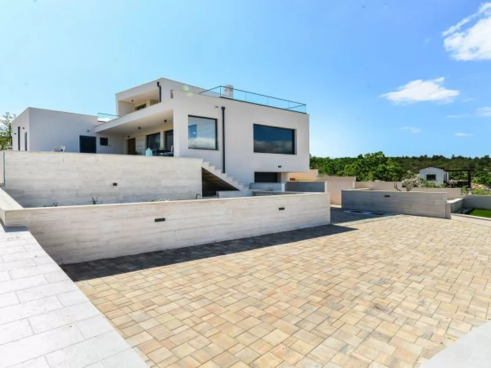 Villa Zariva with pool and panoramic mountain and - Image-tags.info