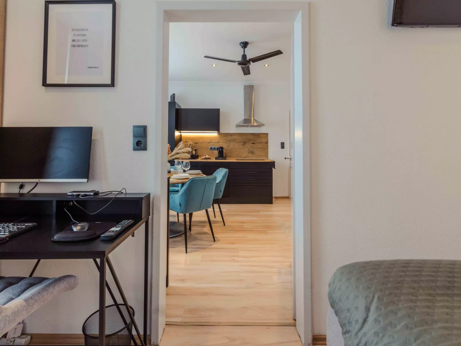 Schiller Apartment im Zentrum von Hof. Küche, Parkplatz, 250MBit Wlan - Binnen