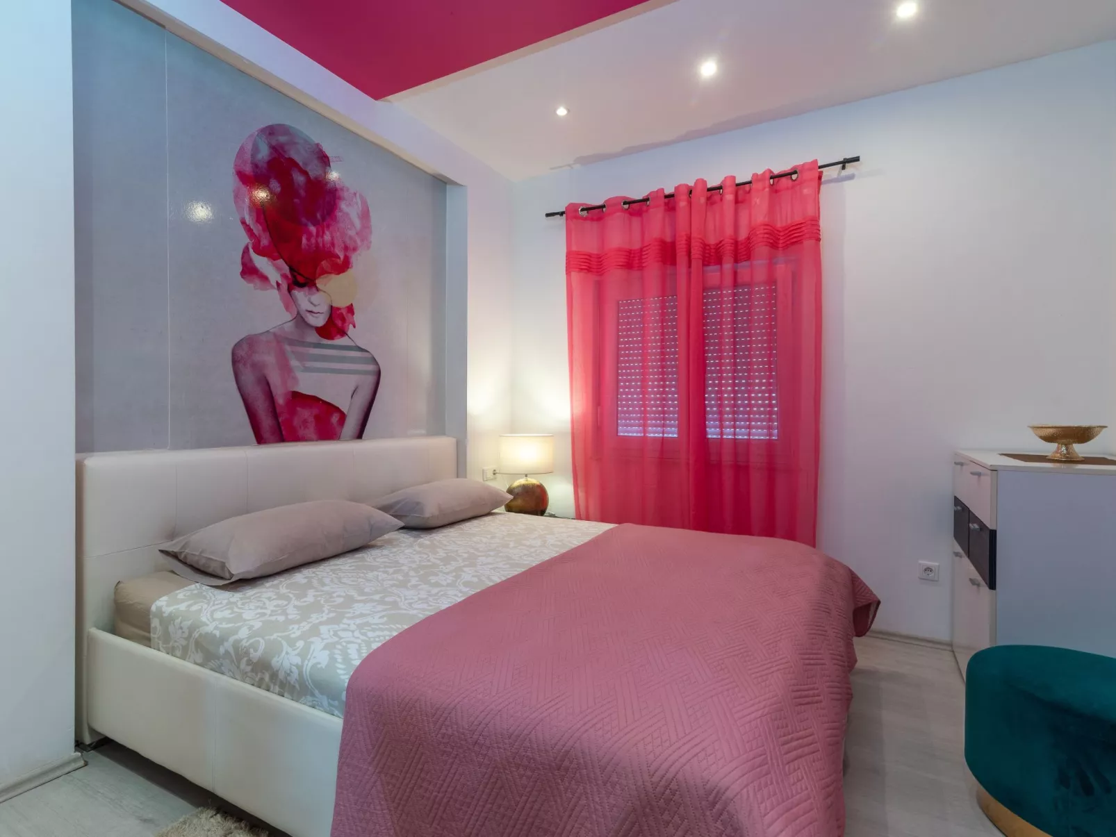 Modernes Apartment mit Gartennutzung, einer groß - Image-tags.info