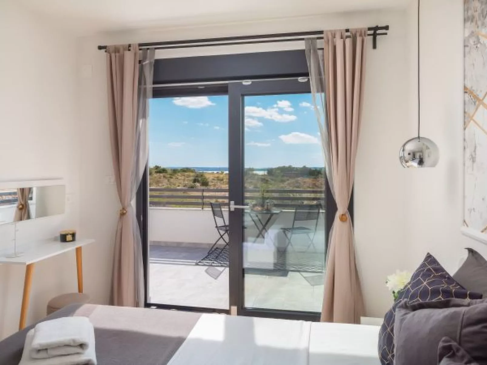 Villa Lacus in Vrana with pool - Image-tags.info