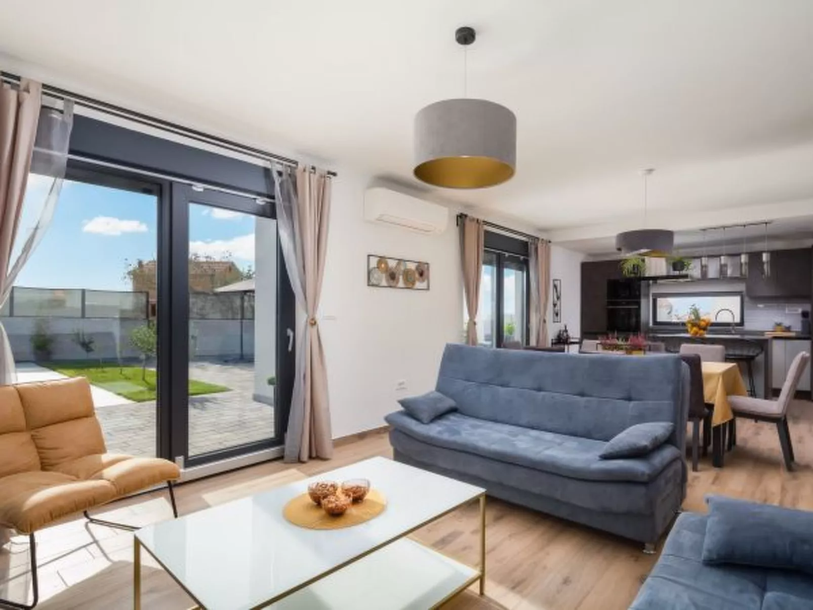 Villa Lacus in Vrana with pool - Image-tags.info