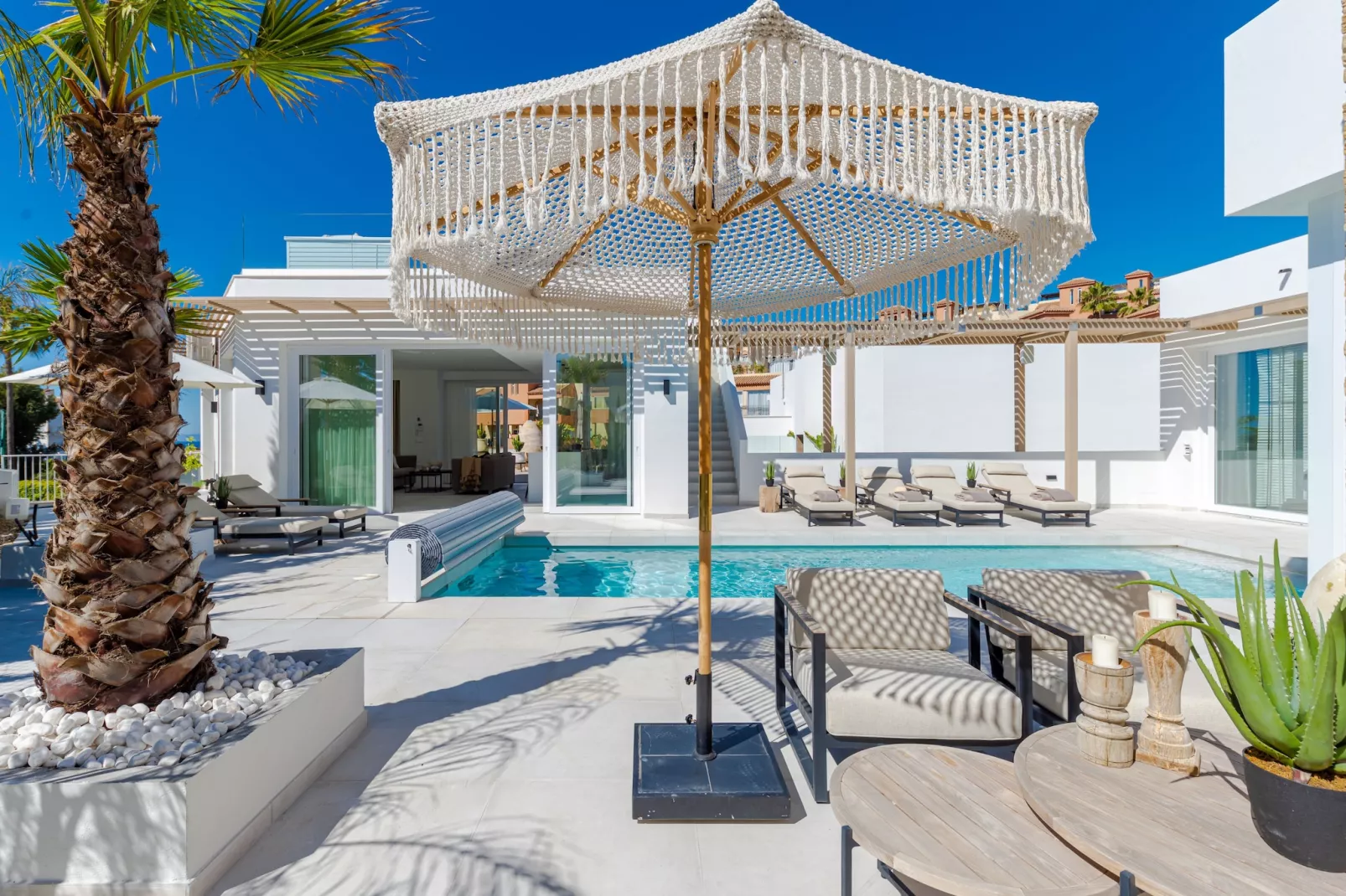 Unique & Luxurious Villa with Heated Pool! - Terras