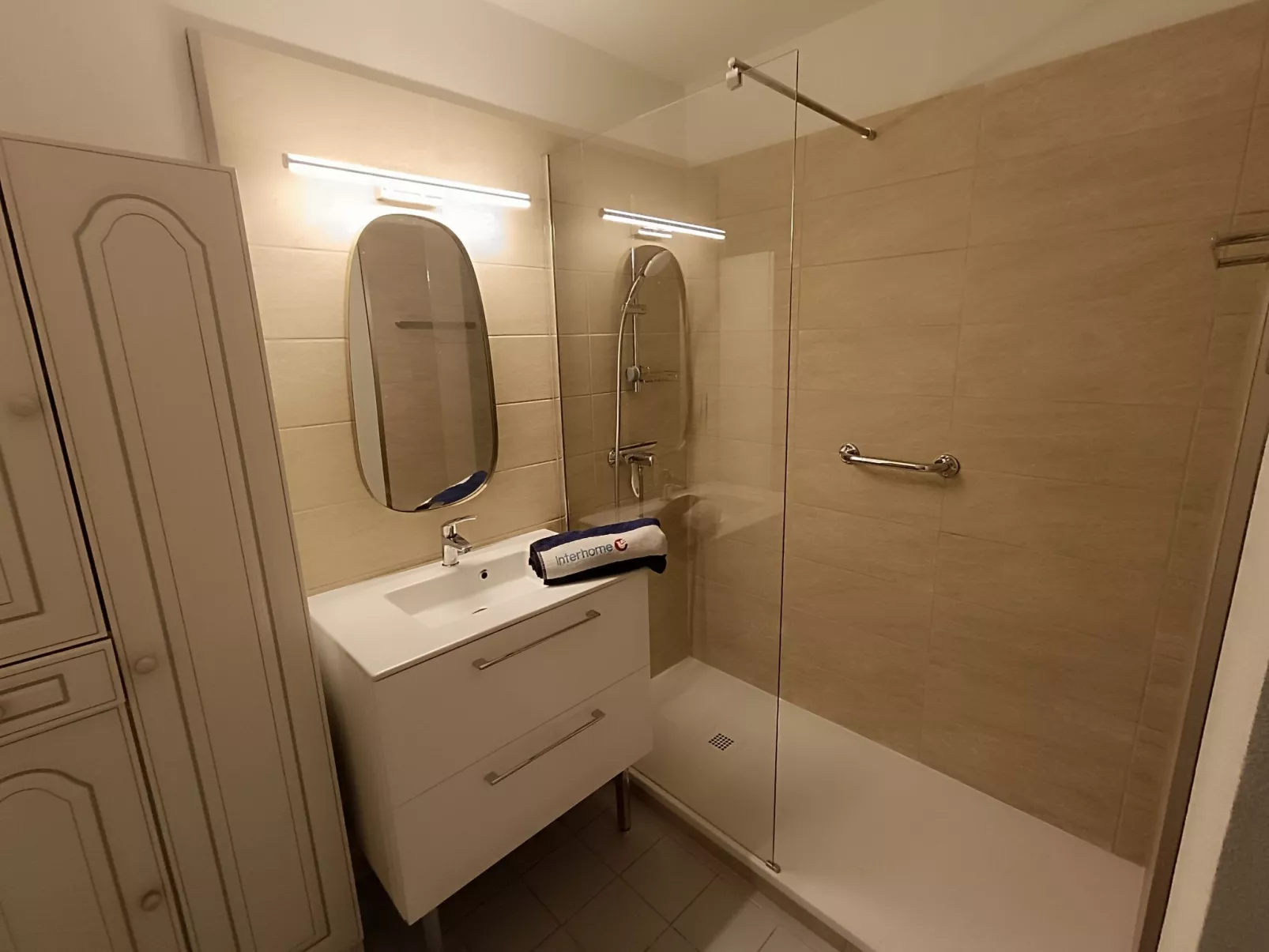 Port d'Attache - Binnen