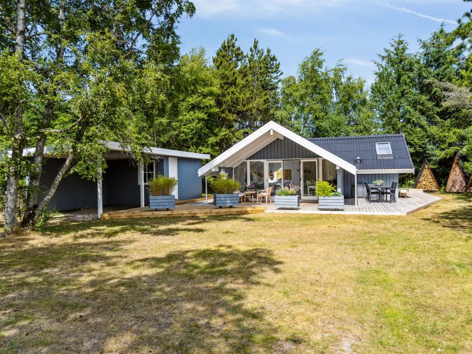 "Vivan" - 300m from the sea