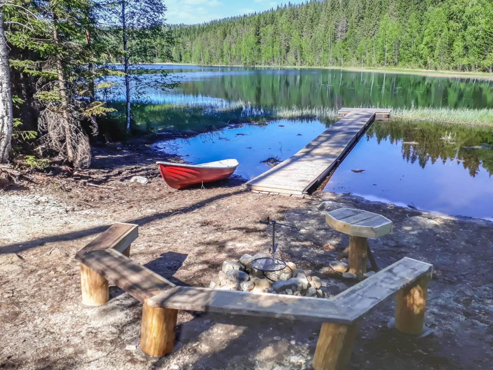 Pihlajapelto - Binnen