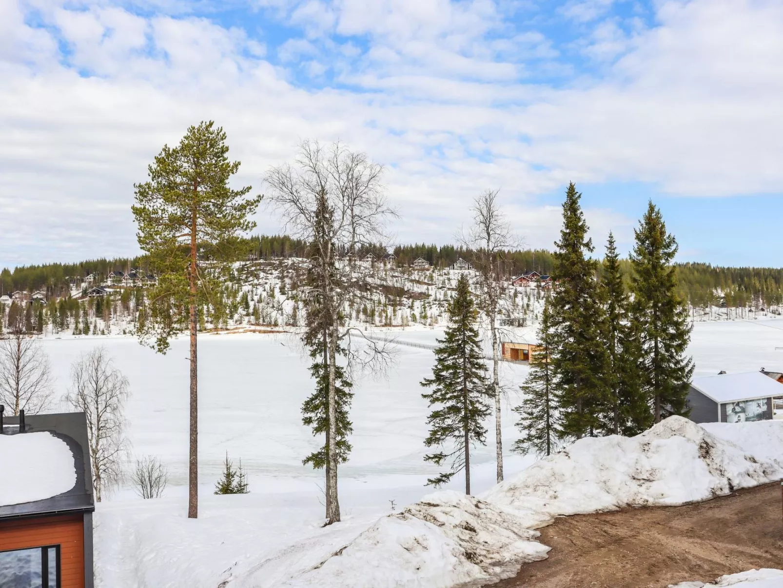 Skivillas 47 ukkohalla (a7) - Binnen