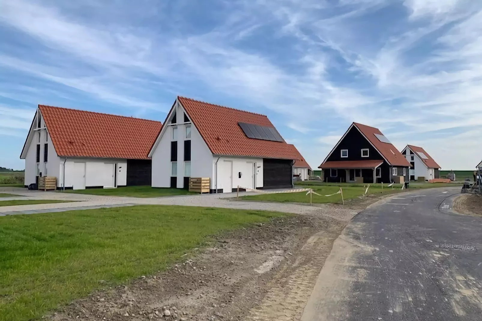 De Parelduiker Huis Nr 19-Buitenkant zomer