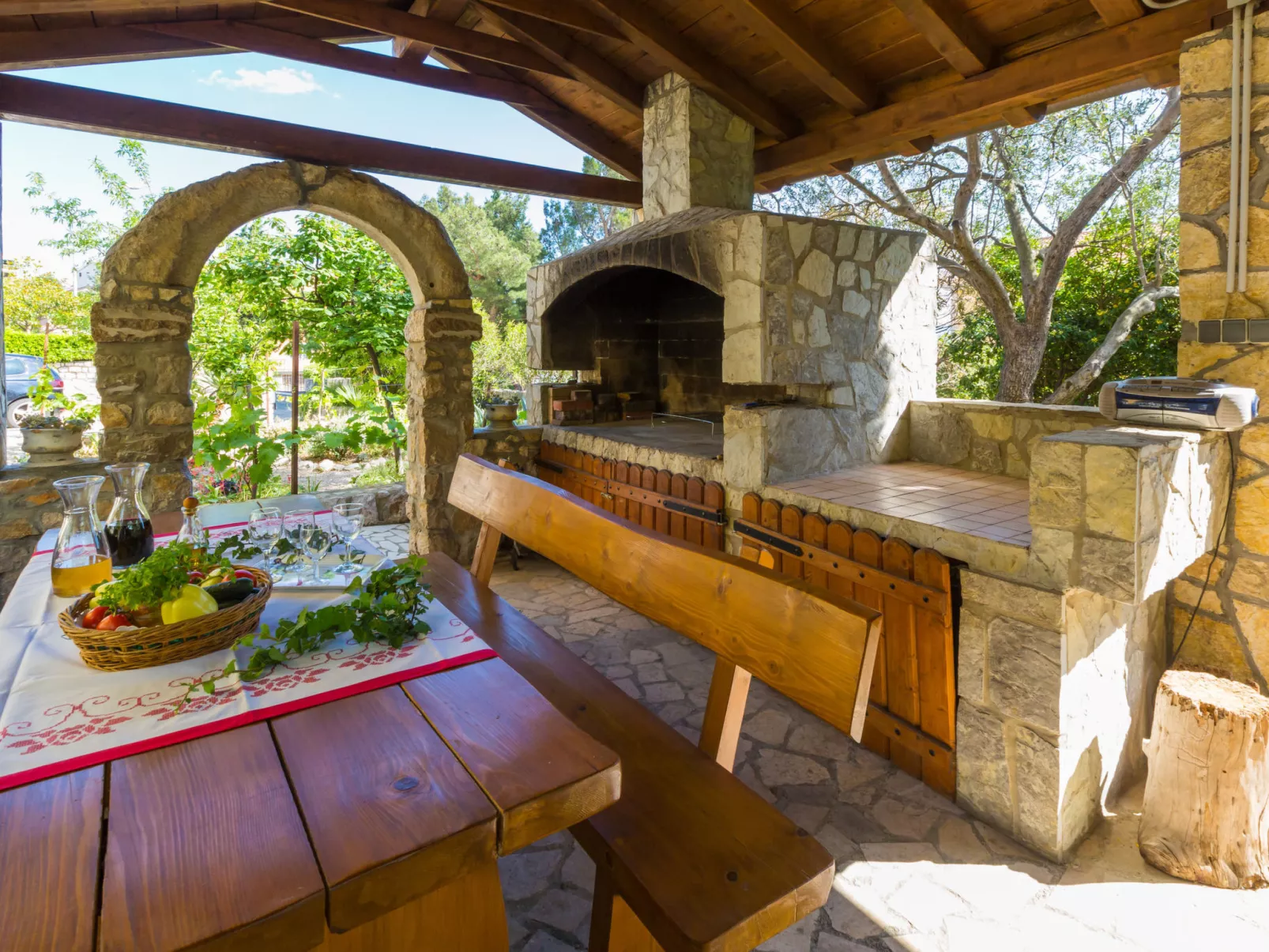 AKELAVA 6 / HR-05548-06