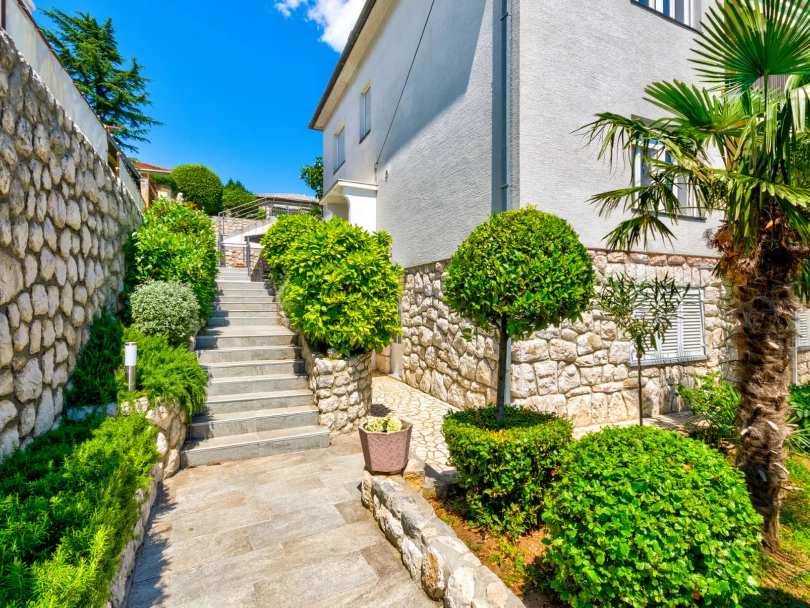 MLADEN 2 / HR-07977-02