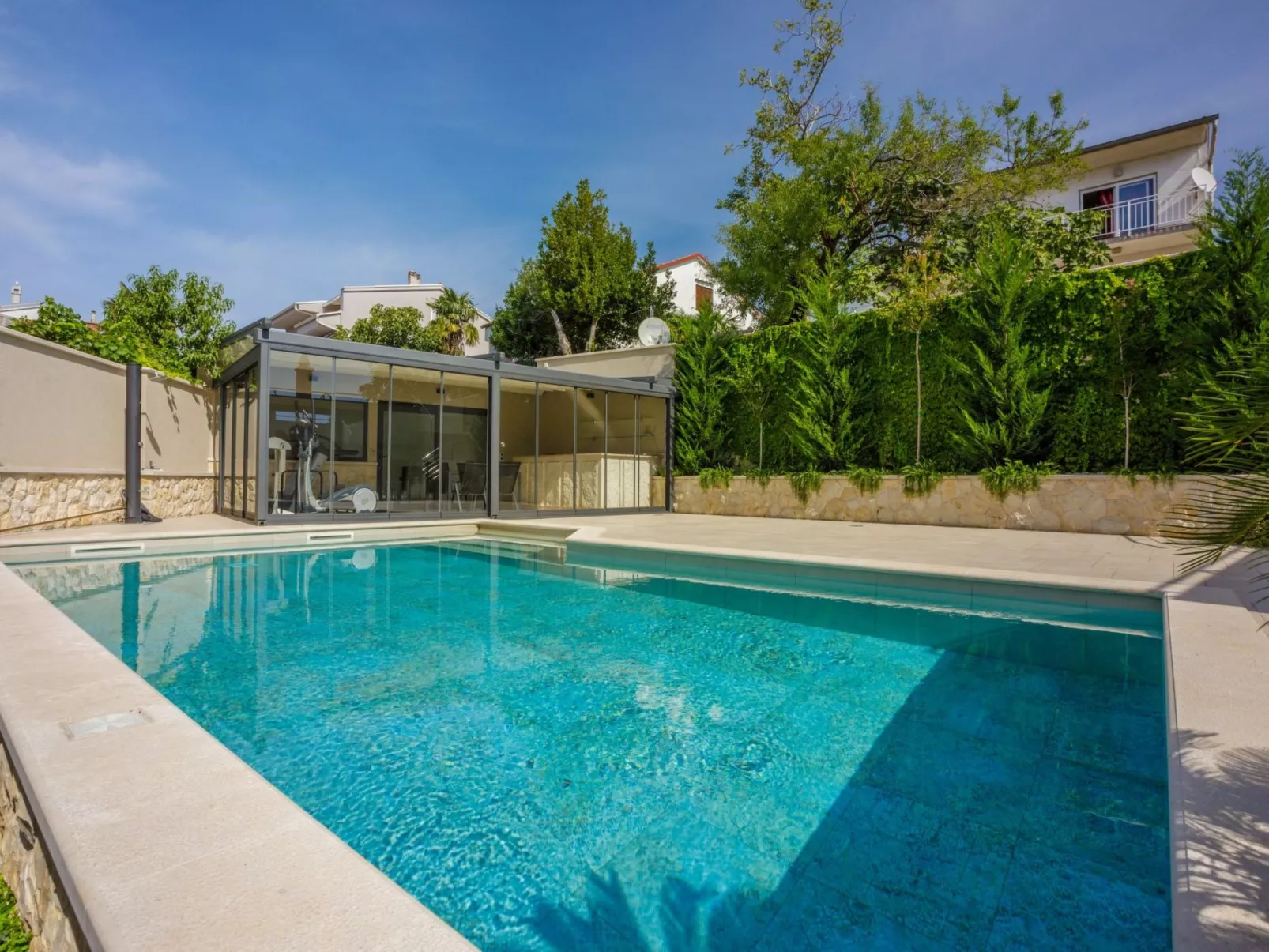 Dita 2 / HR-10485-02