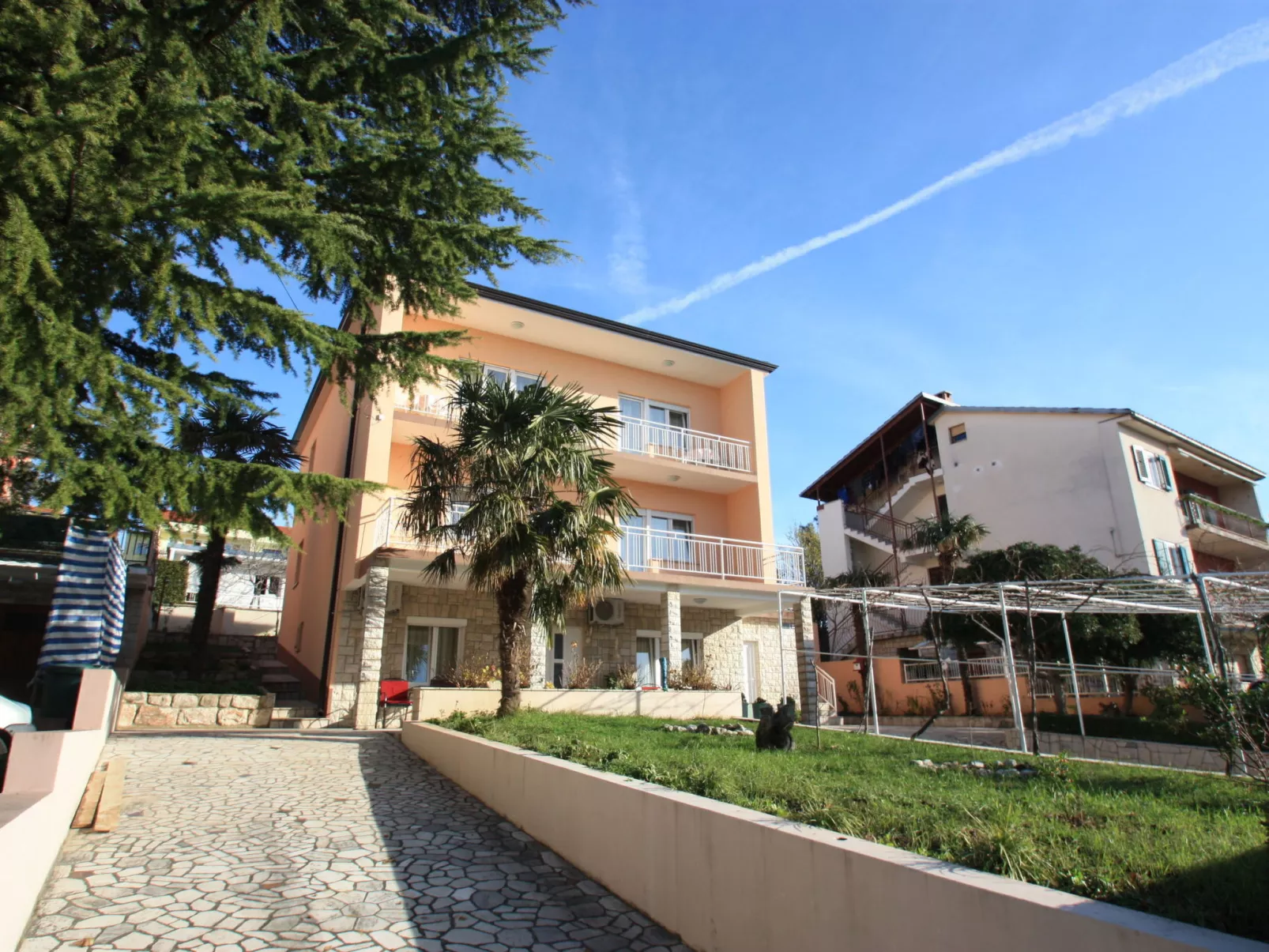 EVICA 2 / HR-04300-01