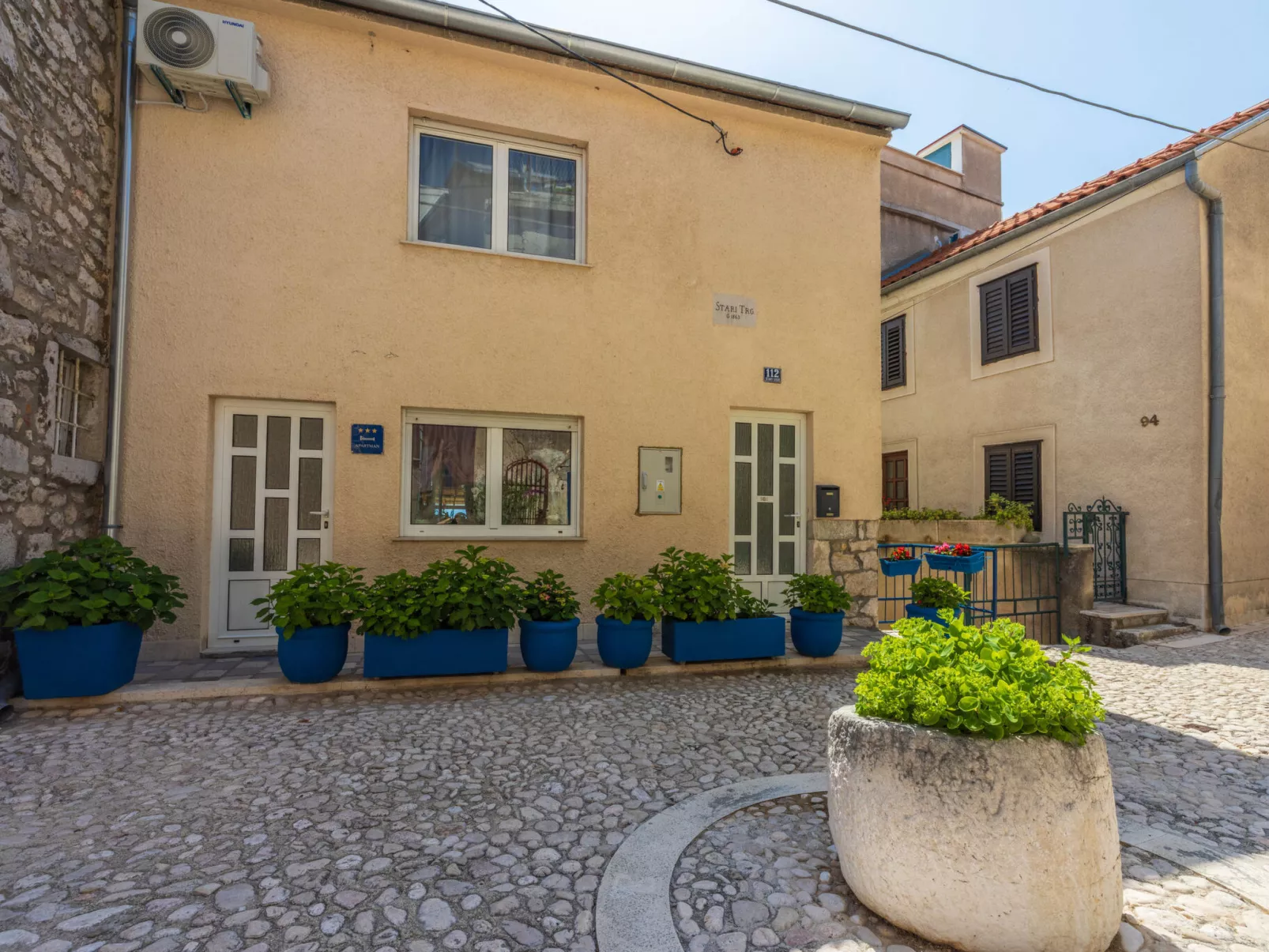 Mudrovcic / HR-11134-01