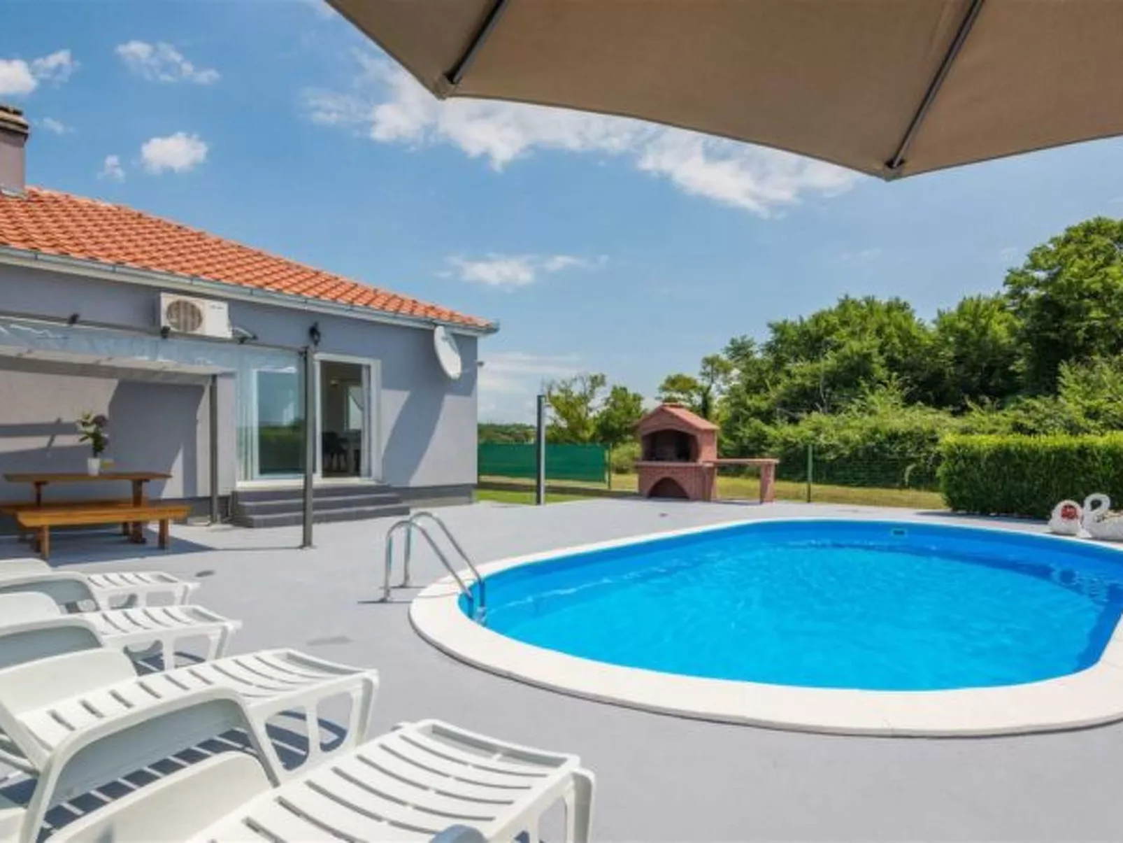 Holiday house Flora with pool