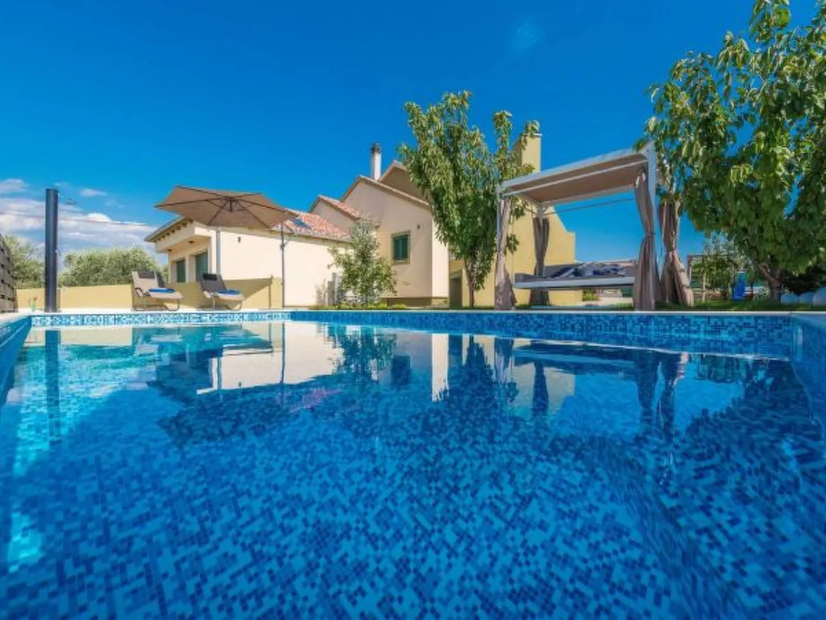 Great Villa Field Hills with sauna and jacuzzi