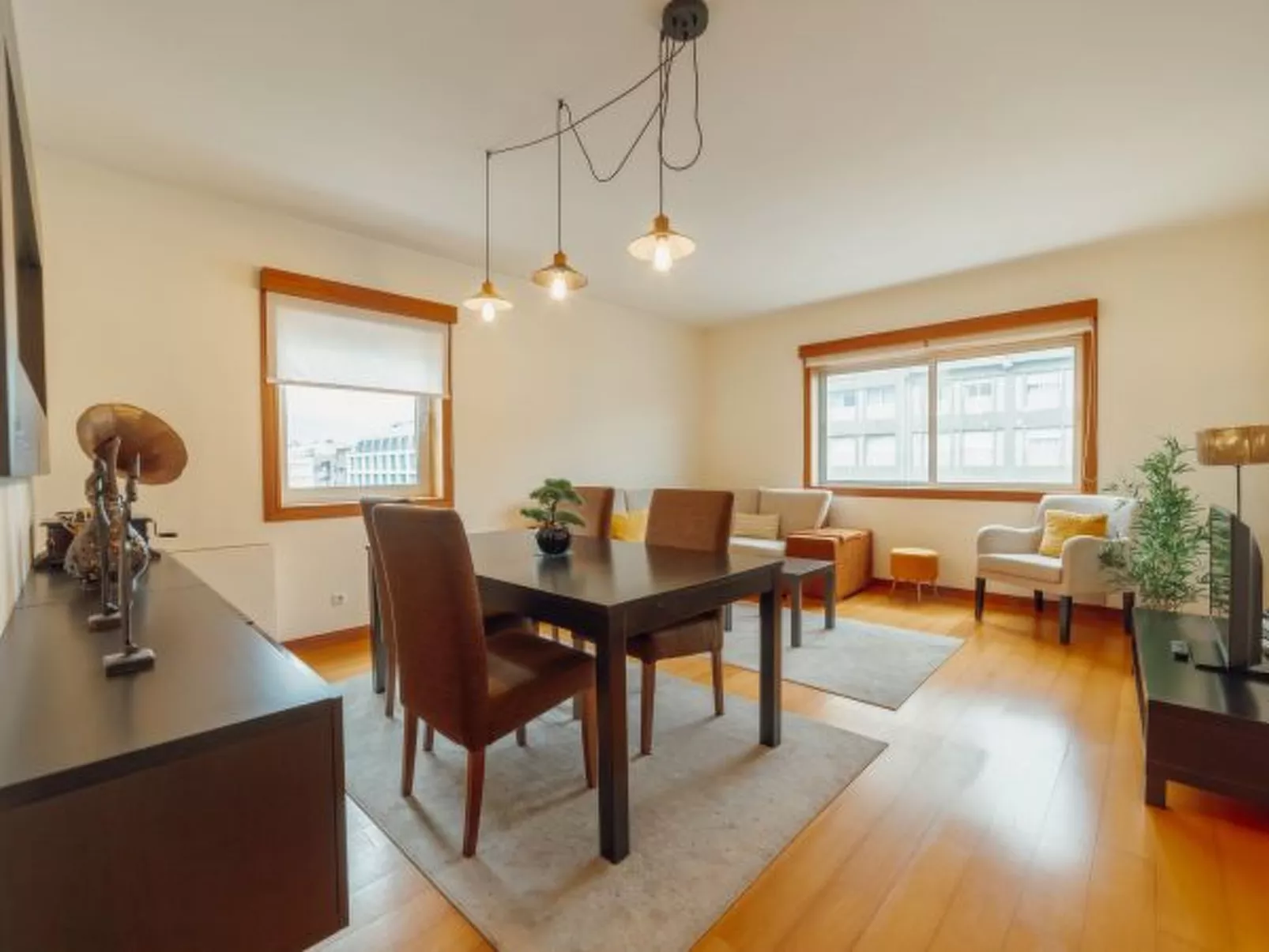 DOWNTOWN DELUXE 6 by VACATIONY