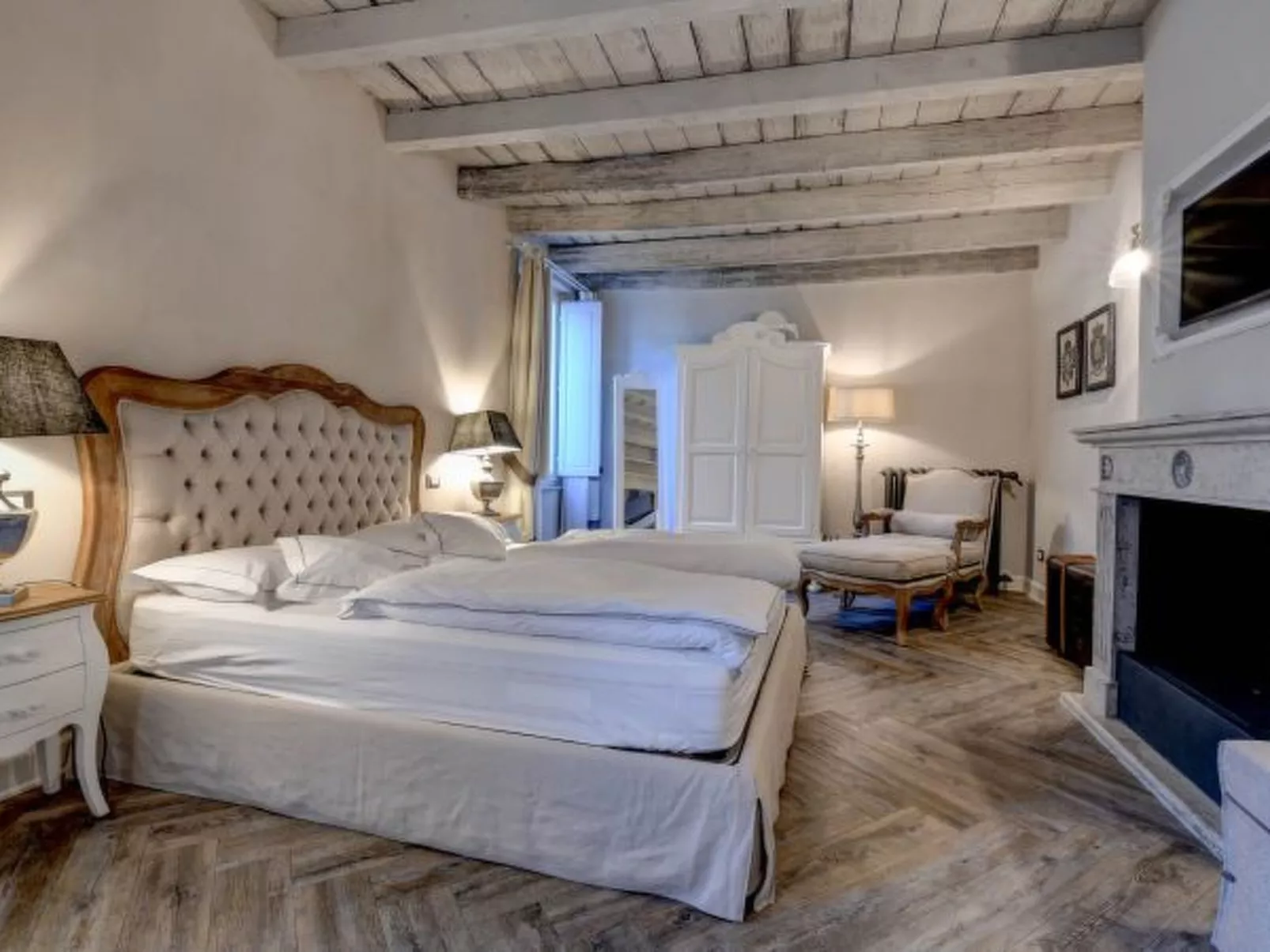 DesenzanoLoft : La Vite Luxury Appartment 2 CIN IT017067C2HOLOZDF9