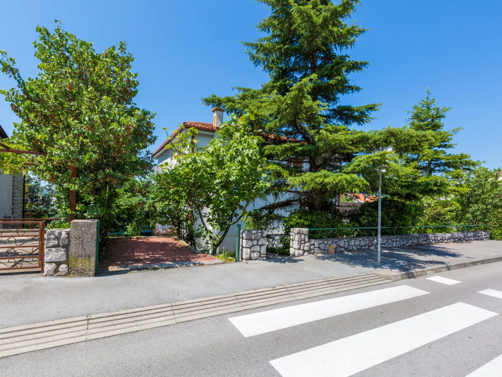 BELA 1 / HR-03564-01