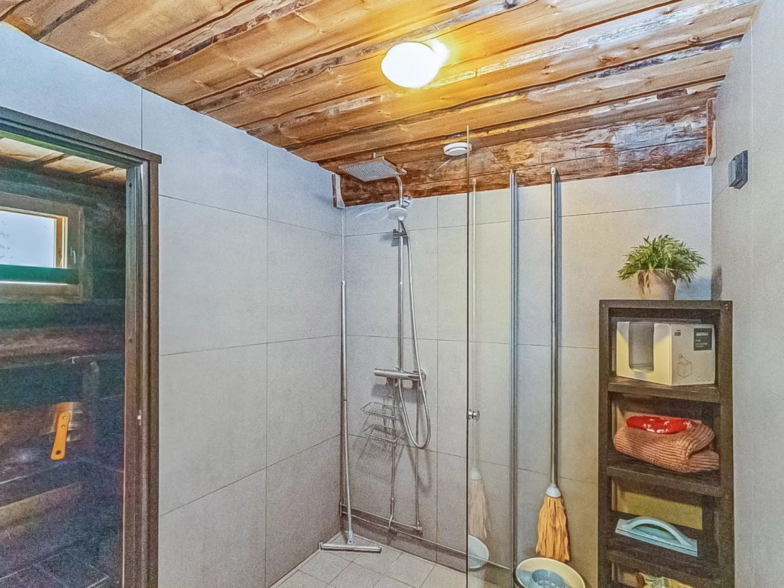 Rukaveska 4a - Binnen