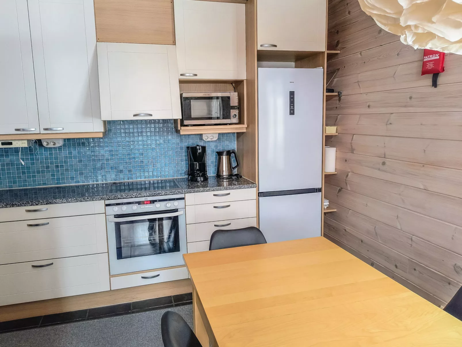 Pikku-pölly - Binnen