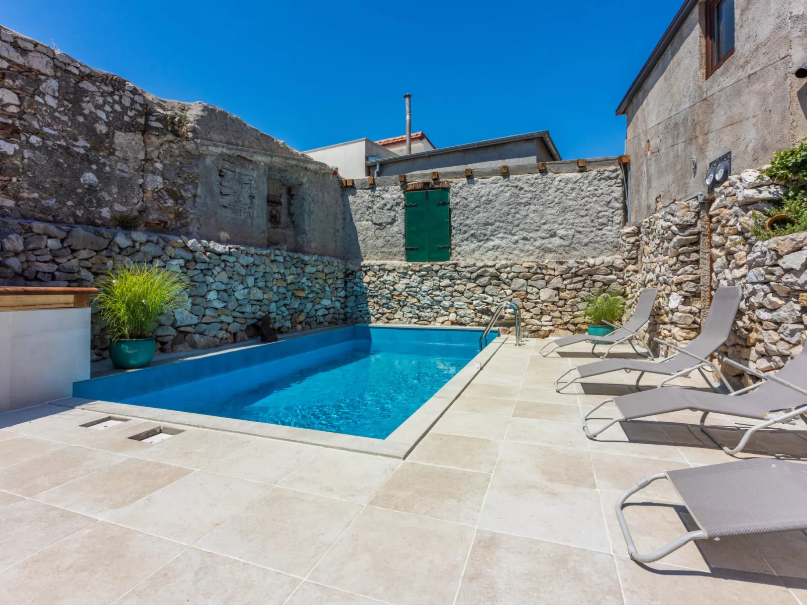 Casa Royal / HR-09832-01