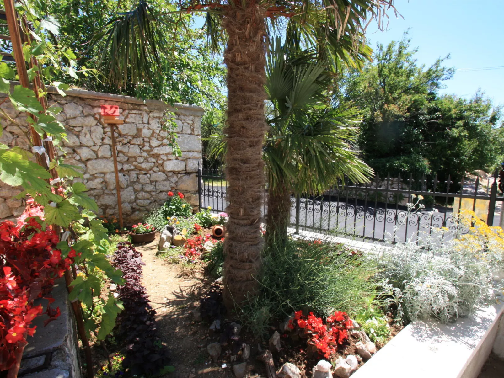 BRNIC 2 / HR-08094-01