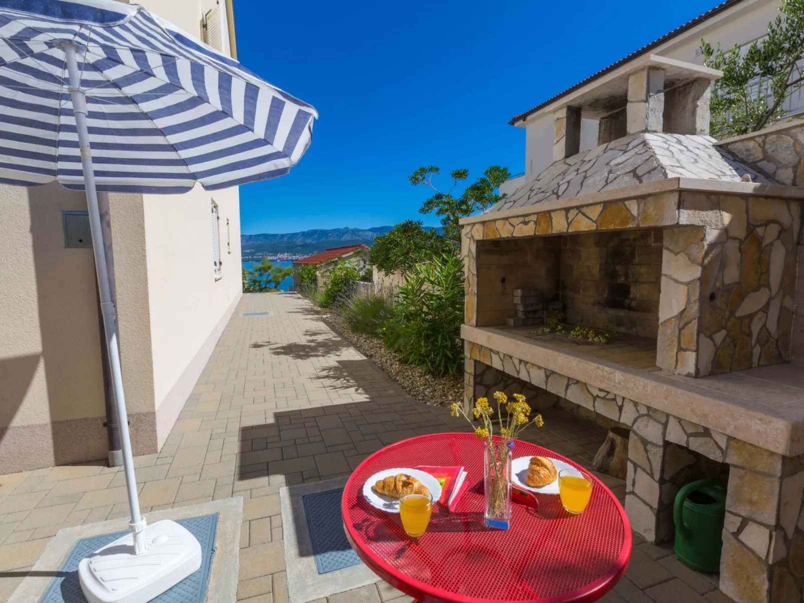 DAKOVIC TIHANA 1 / HR-07024-01