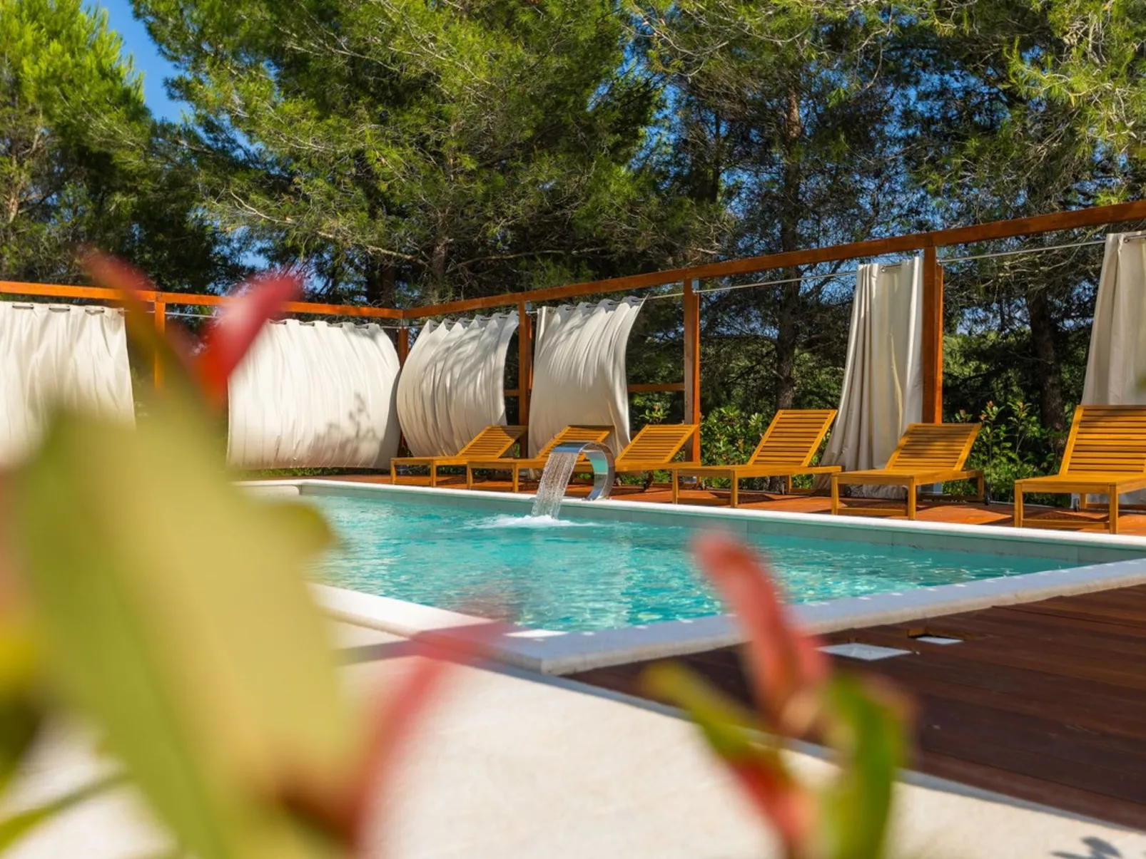 Villa Black and White