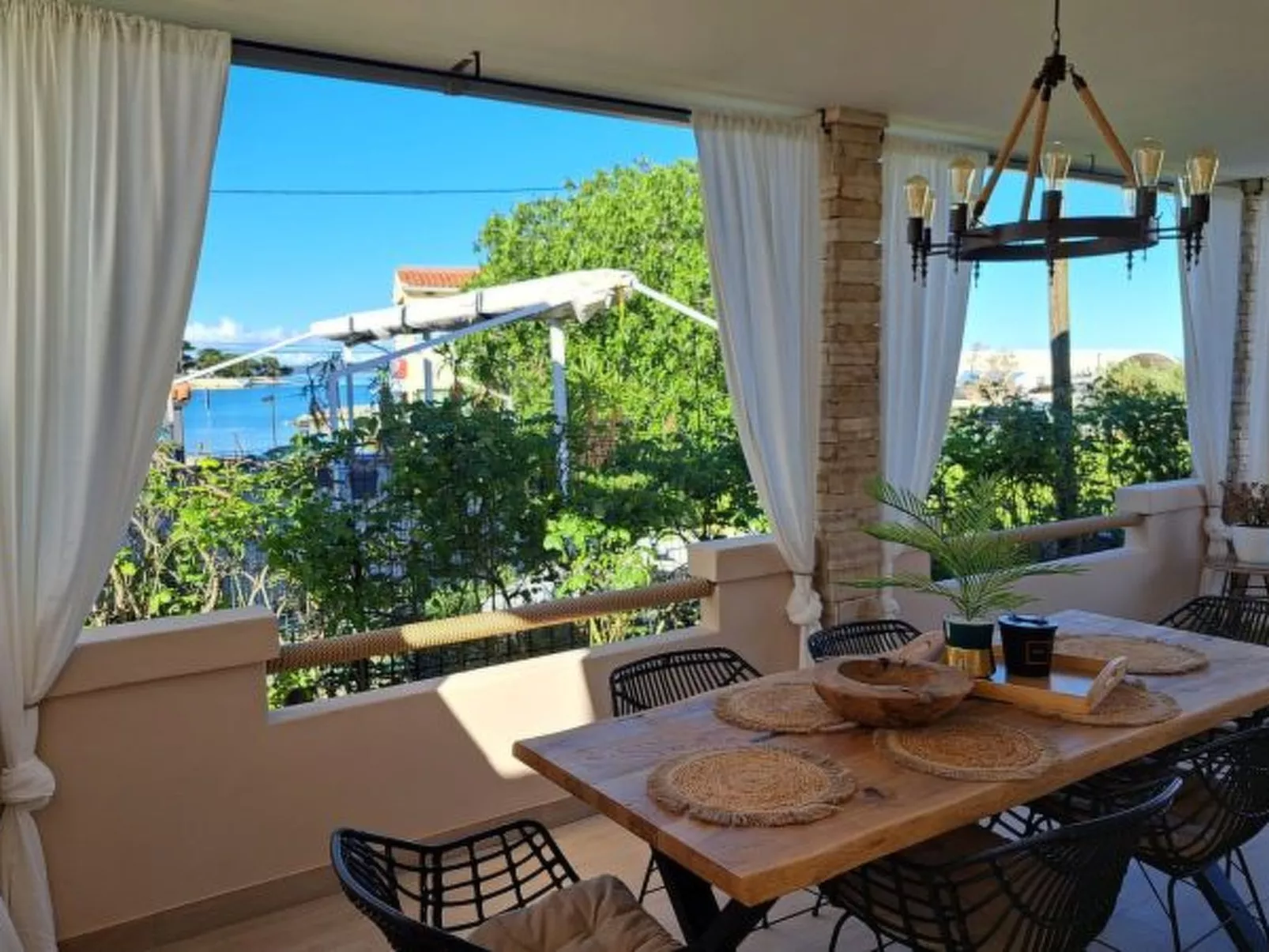 Modern Holiday house Gatsby only 40m from the sea