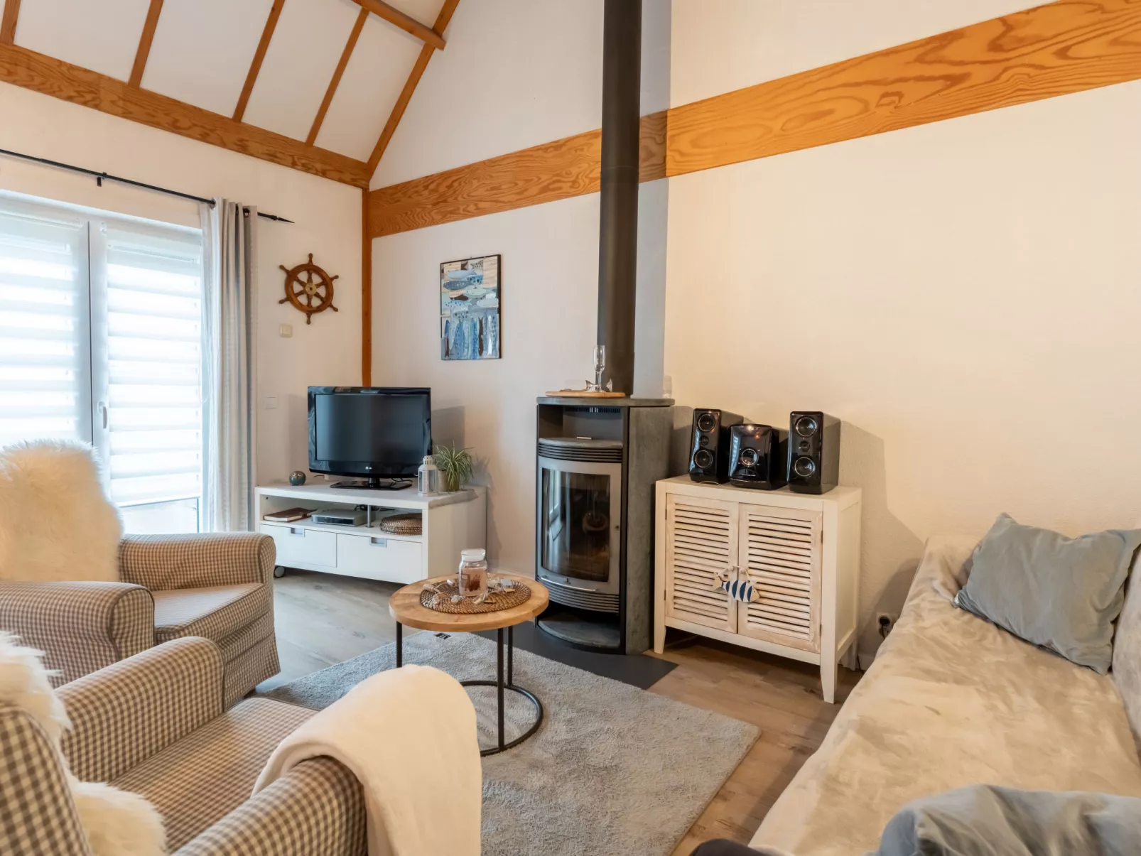 Strandhuis with parking