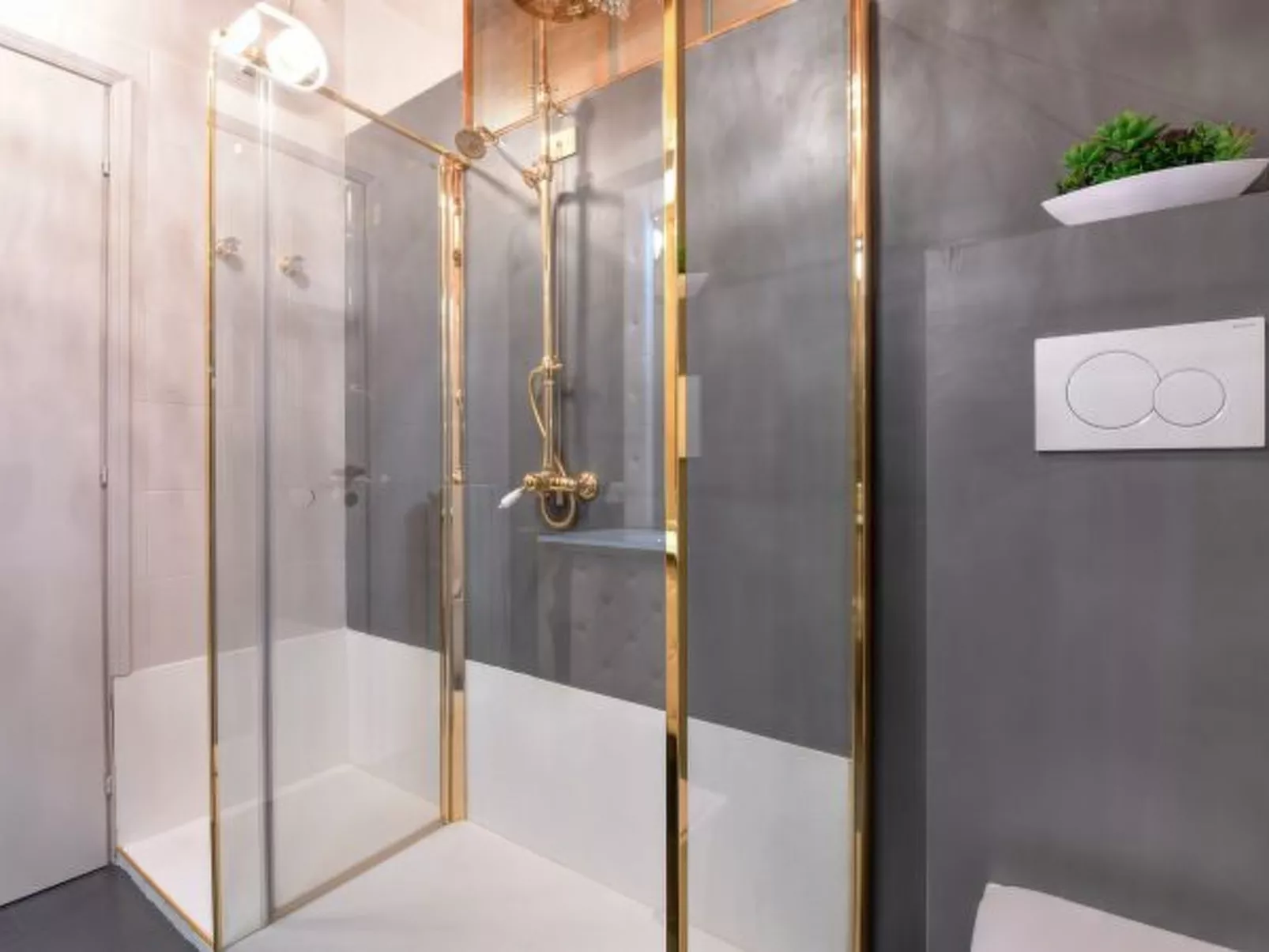 Desenzanoloft Swarovski & Pool