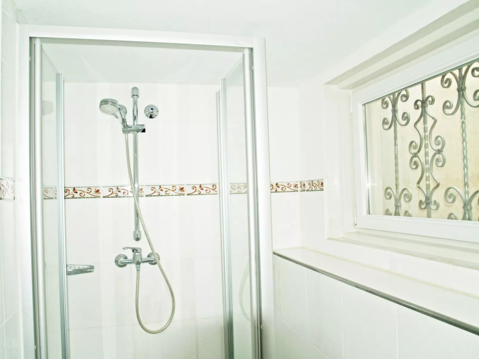 In Ermioni mit Garten, gemeinschaftlichem Pool und Terrasse