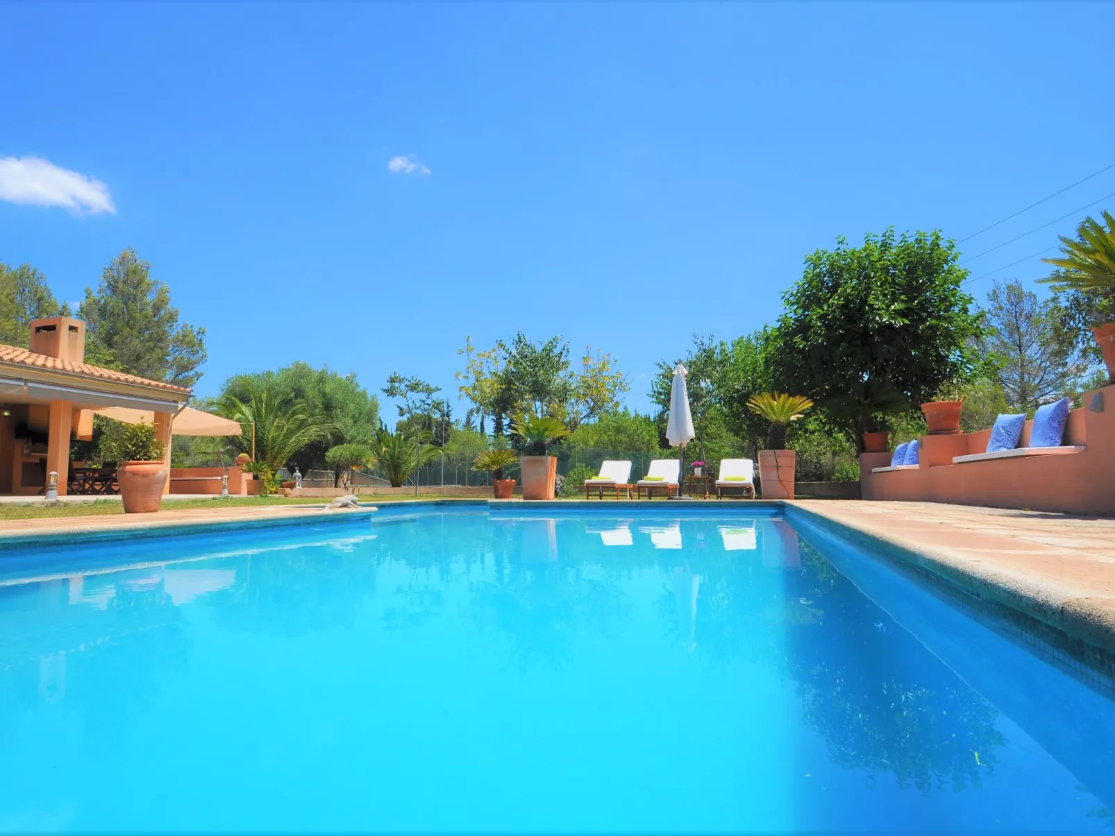 Villa con piscina y pista de tenis privada ideal para familias.  - WiFi Gratis