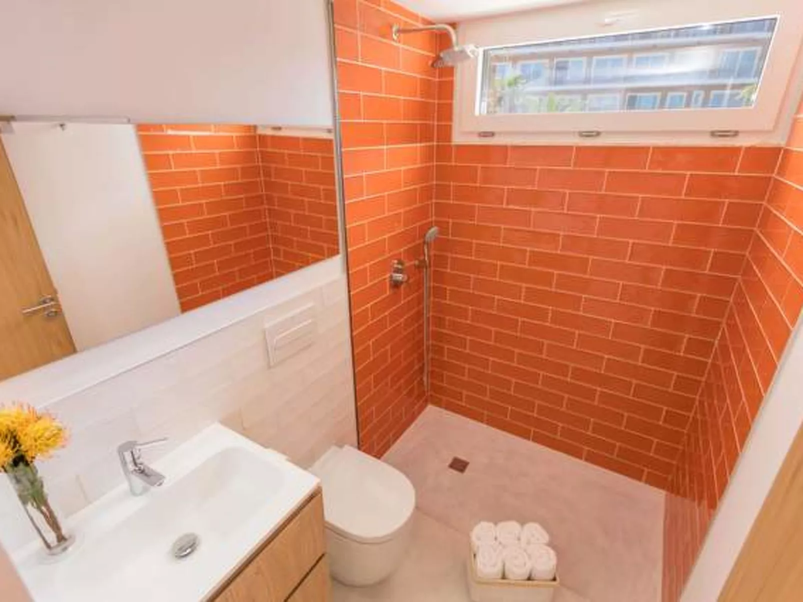 Tolle Wohnung in S'illot-Cala Morlanda mit Terrasse