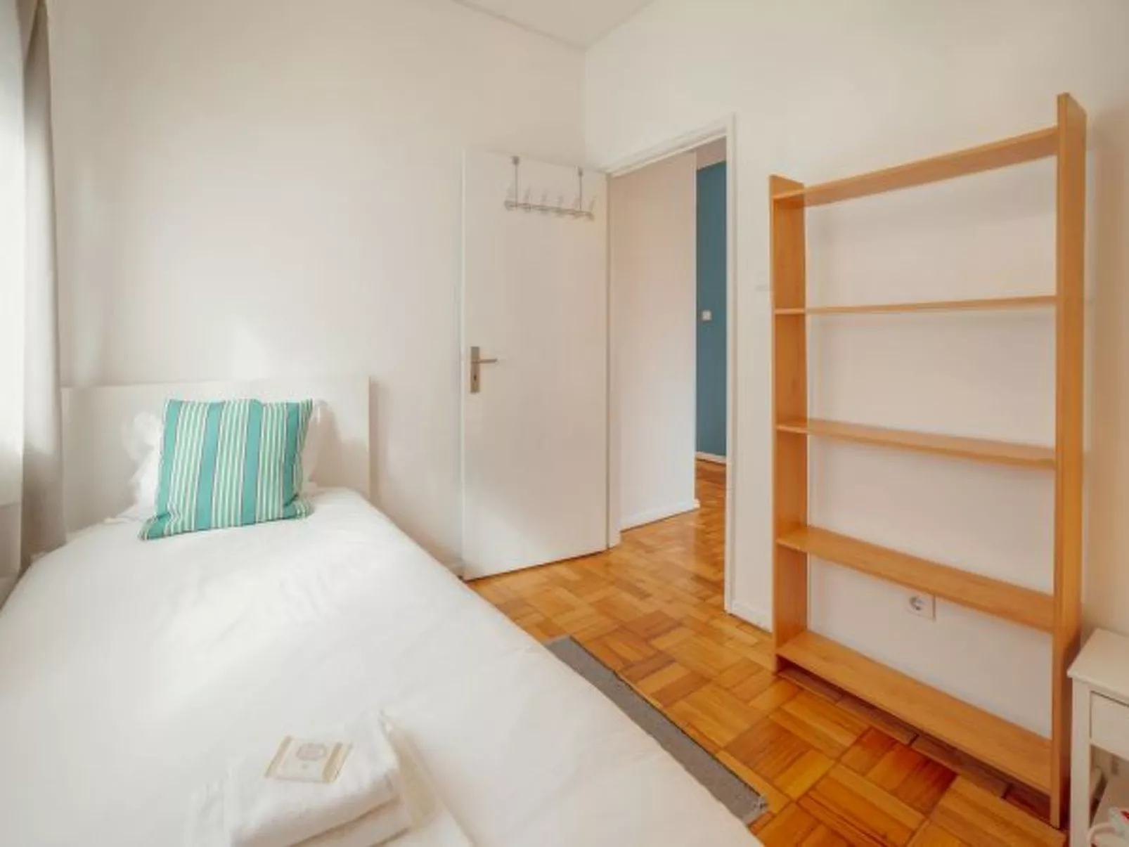 SUMMER FLAT by VACATIONY