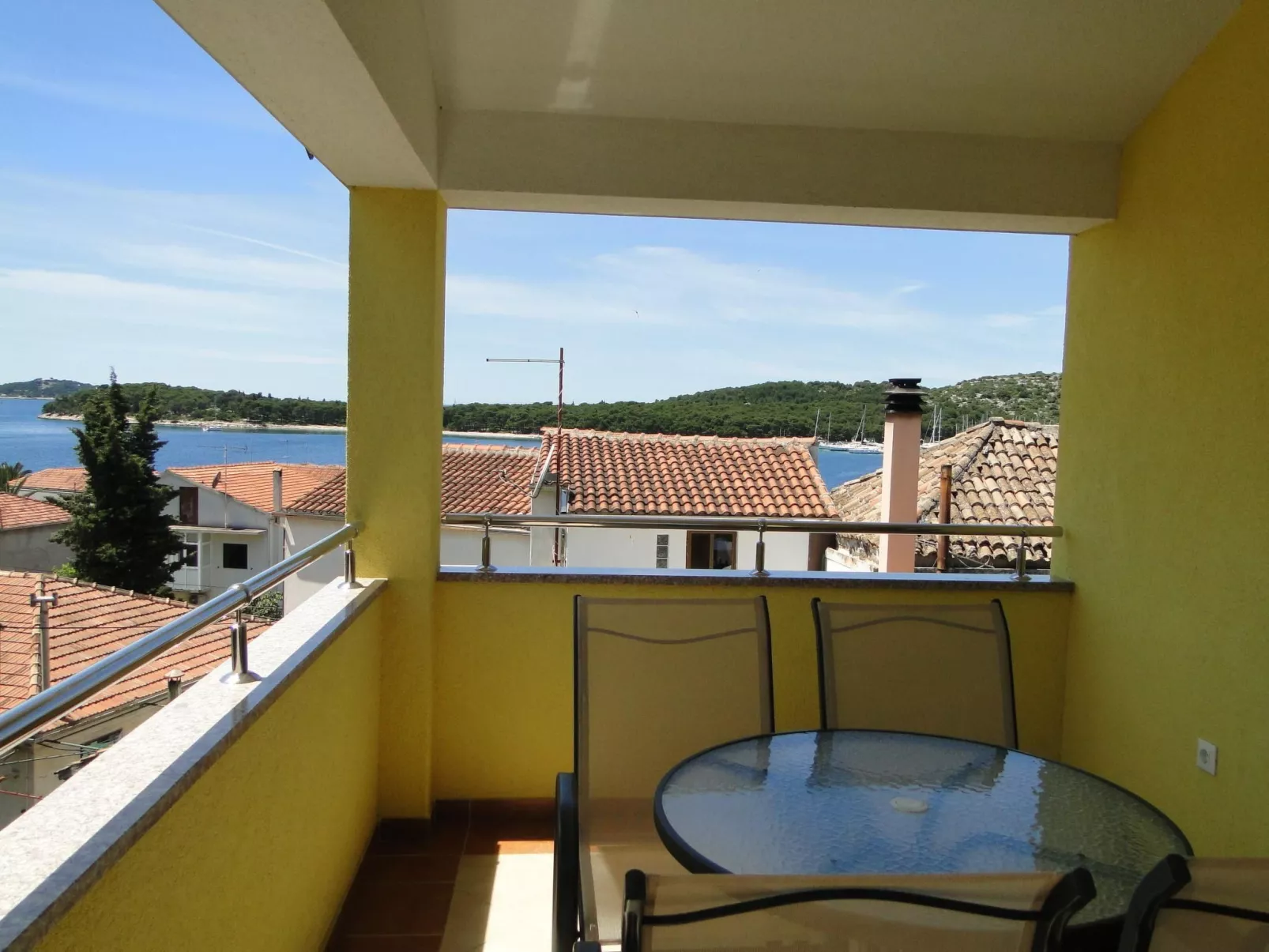 Wohnung "Niva 2" mit Blick auf das Wasser