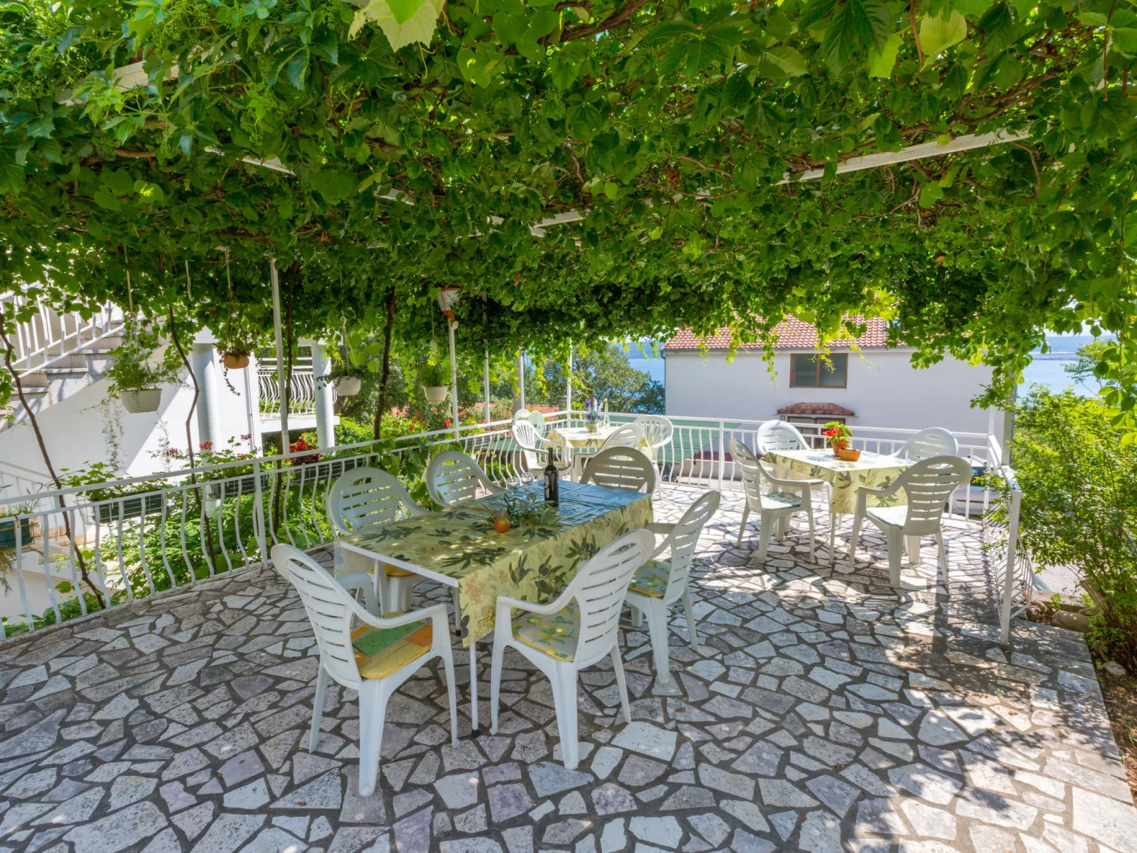 ELLA 3 / HR-02352-03