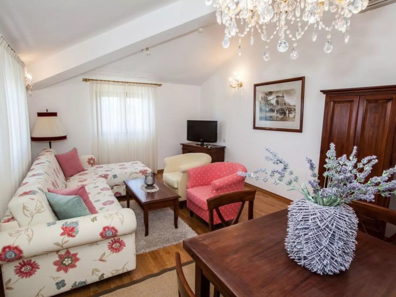 ACASTELLO 3 / HR-04333-03