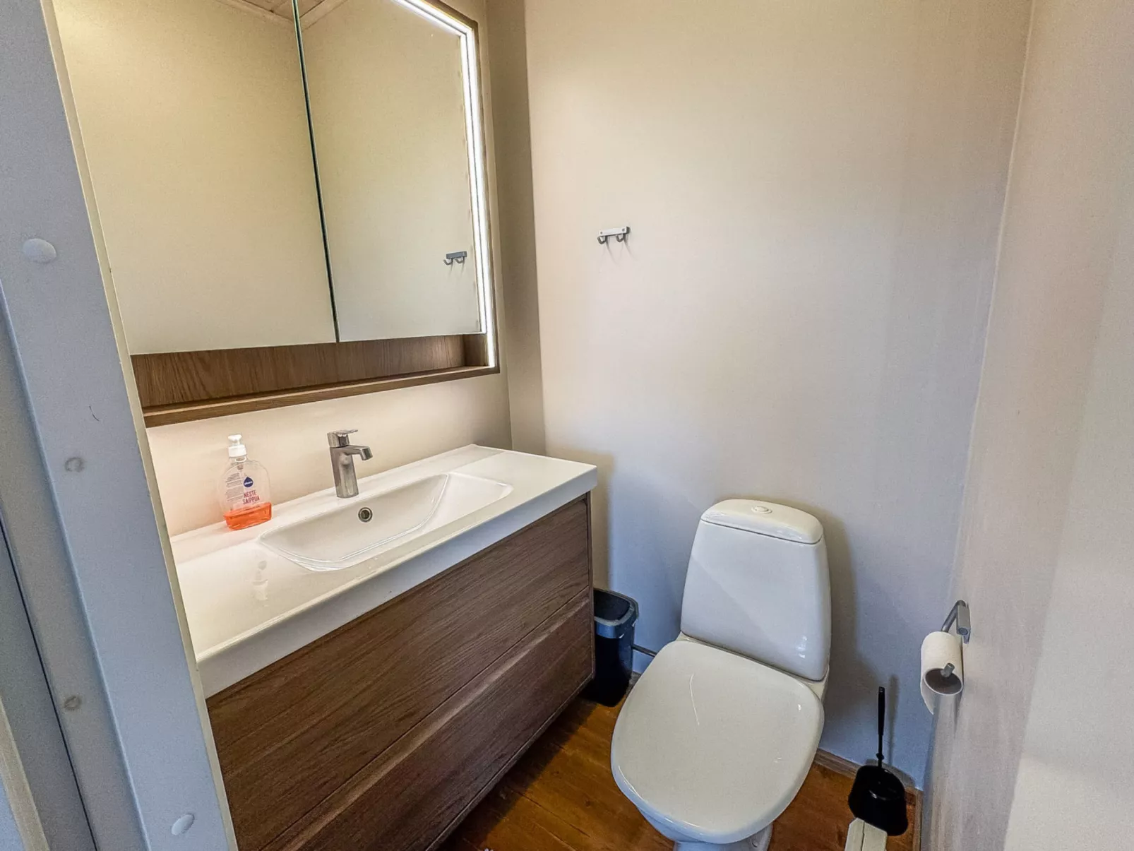 Hallan paroni b paritalo - Binnen