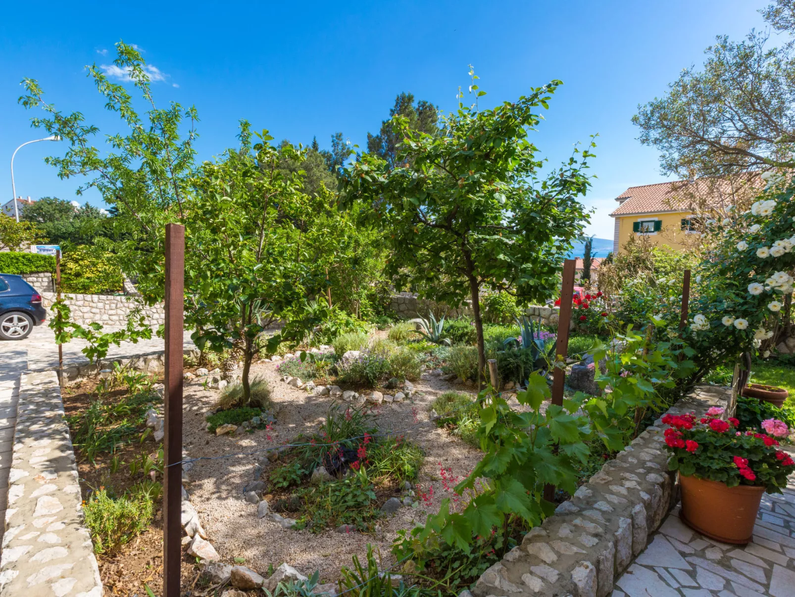 AKELAVA 4 / HR-05548-04