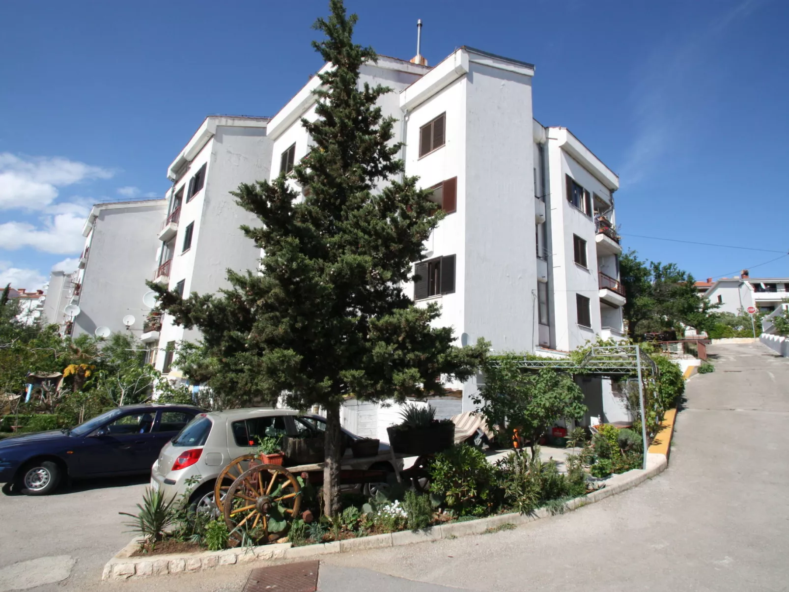 HRUSTA / HR-06961-01